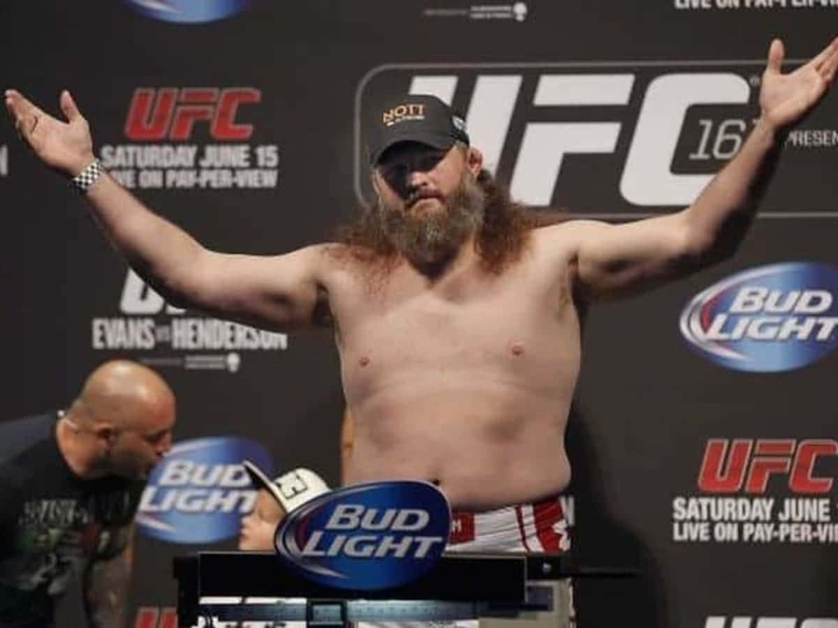 Roy Nelson Making The Weigh-in For Ufc 161 Background