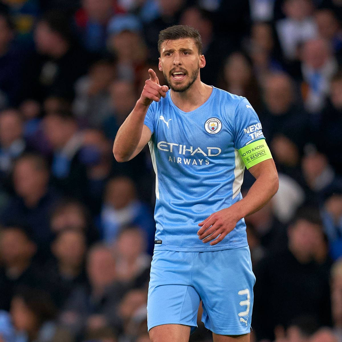 Ruben Dias Pointing At Something Background