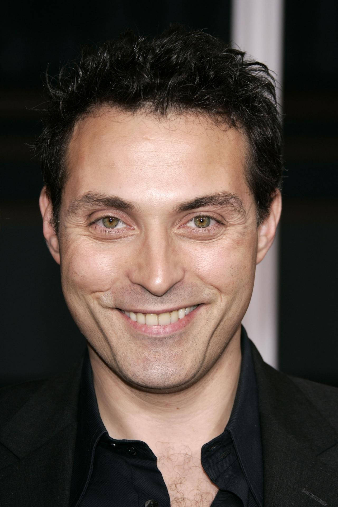 Rufus Sewell Happy Smile Portrait Background