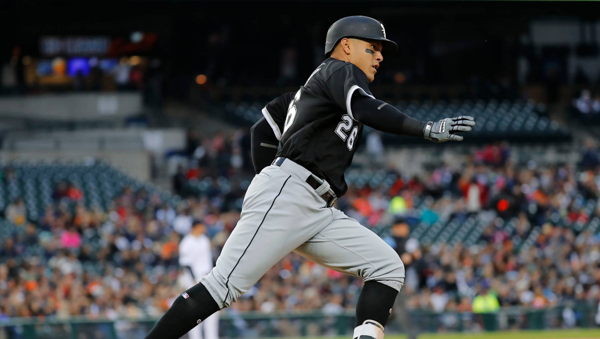 Running Avisail Garcia Sideways Look Background