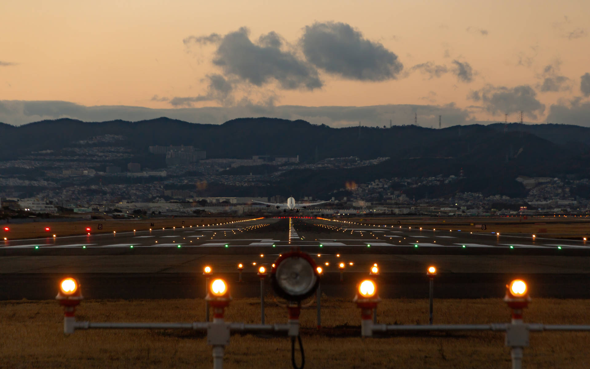 Runway End Identifier Lights