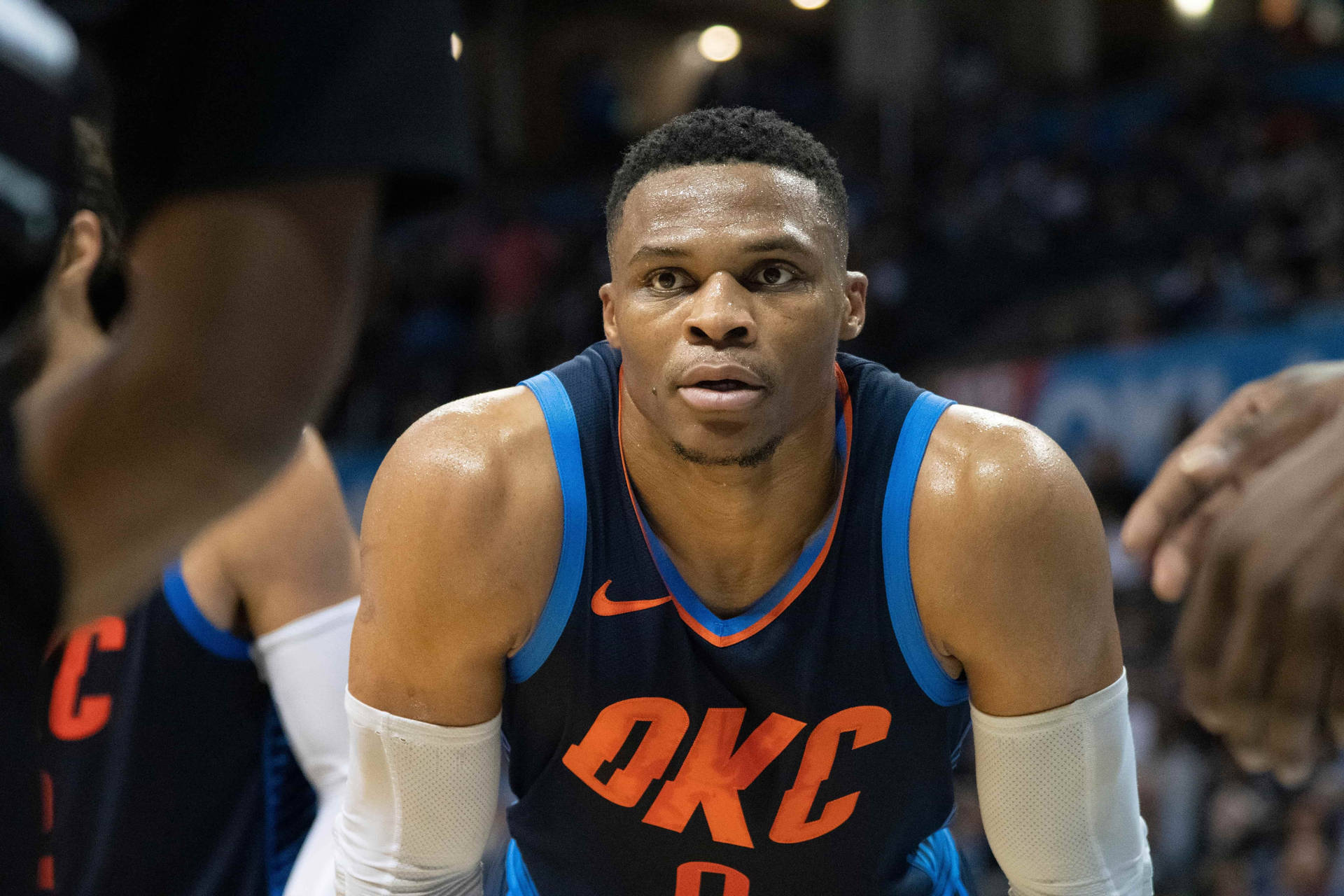 Russell Westbrook Crouching Background