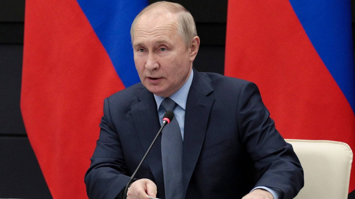 Russian President, Vladimir Putin, Delivering A Keynote Speech Background