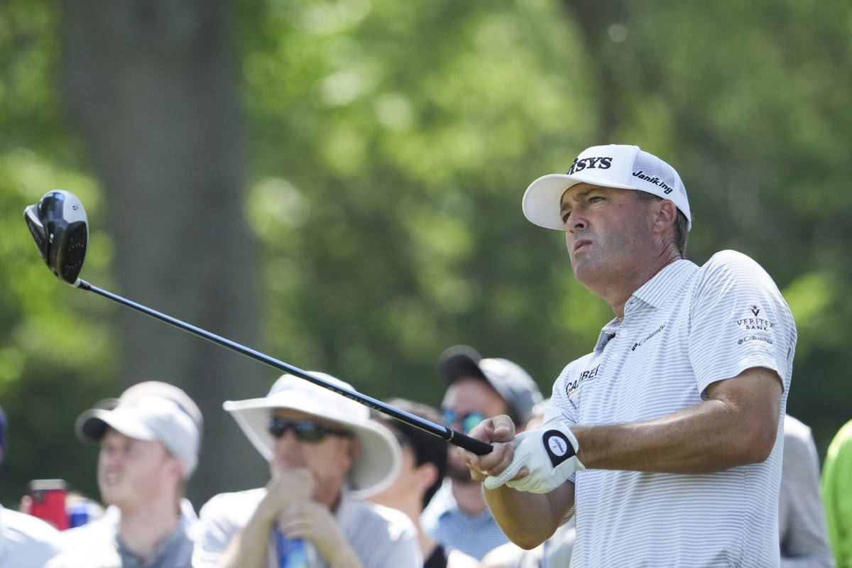 Ryan Palmer All-white Outfit Swinging Background