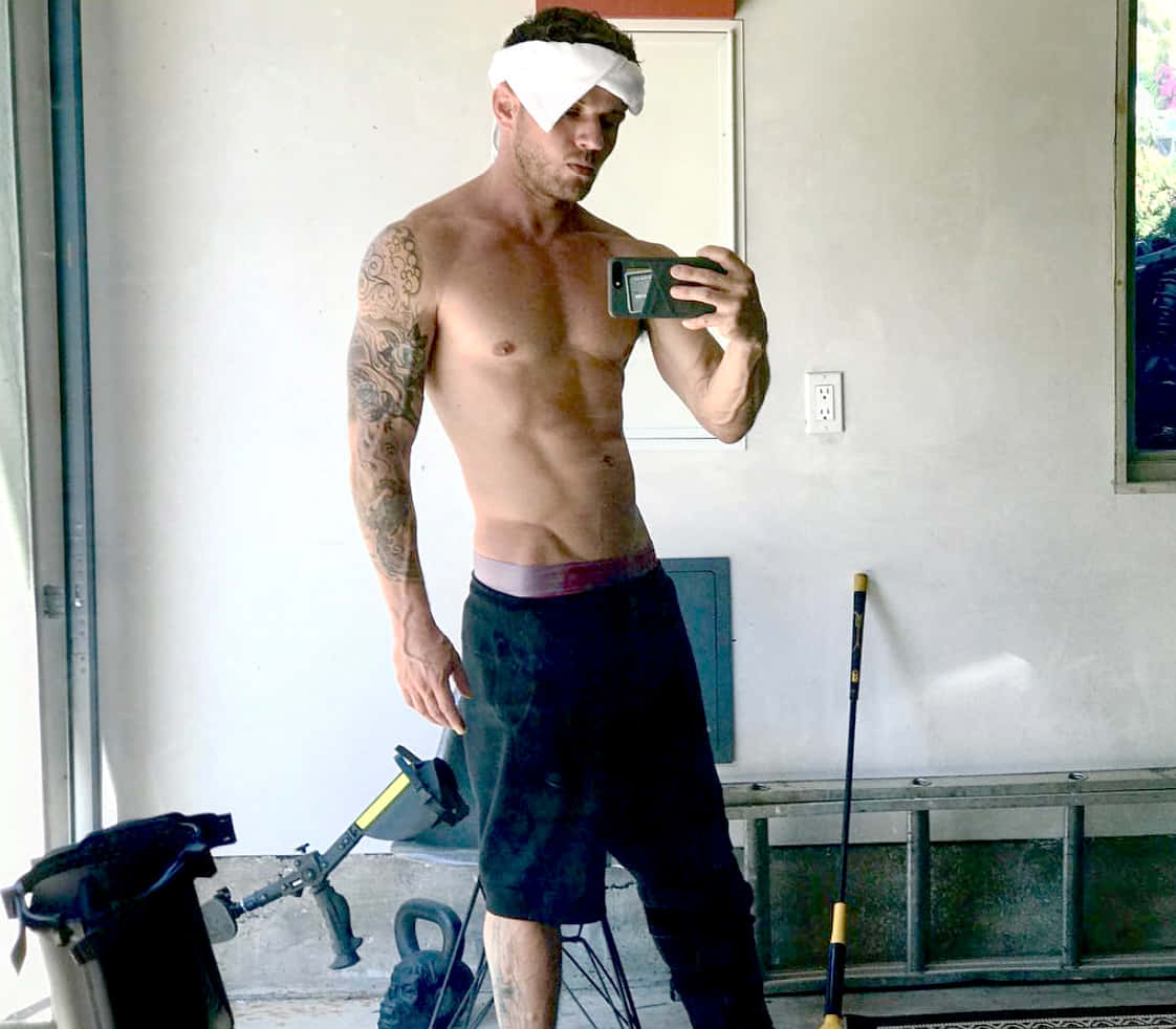 Ryan Phillippe Actor Fit Body Background