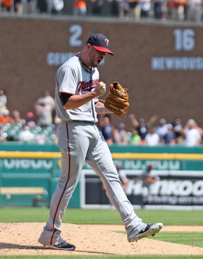 Ryan Pressly Walking And Celebrating Background