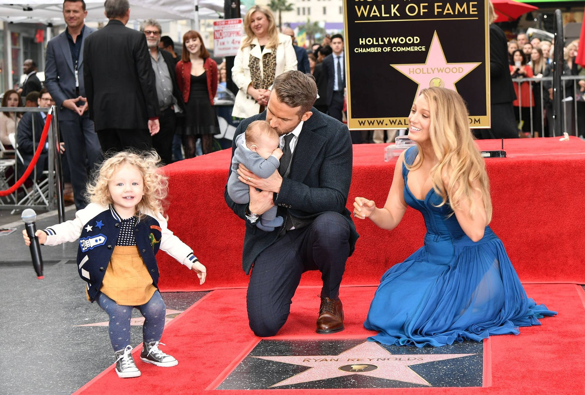 Ryan Reynolds Hollywood Walk Of Fame Background