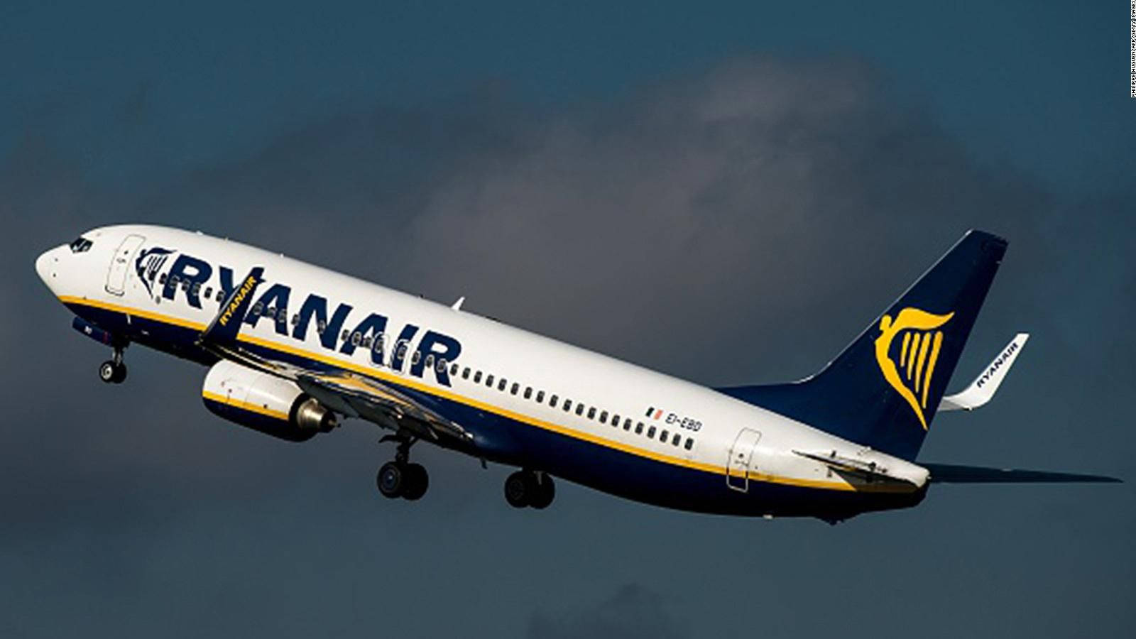 Ryanair In Dark Sky Background