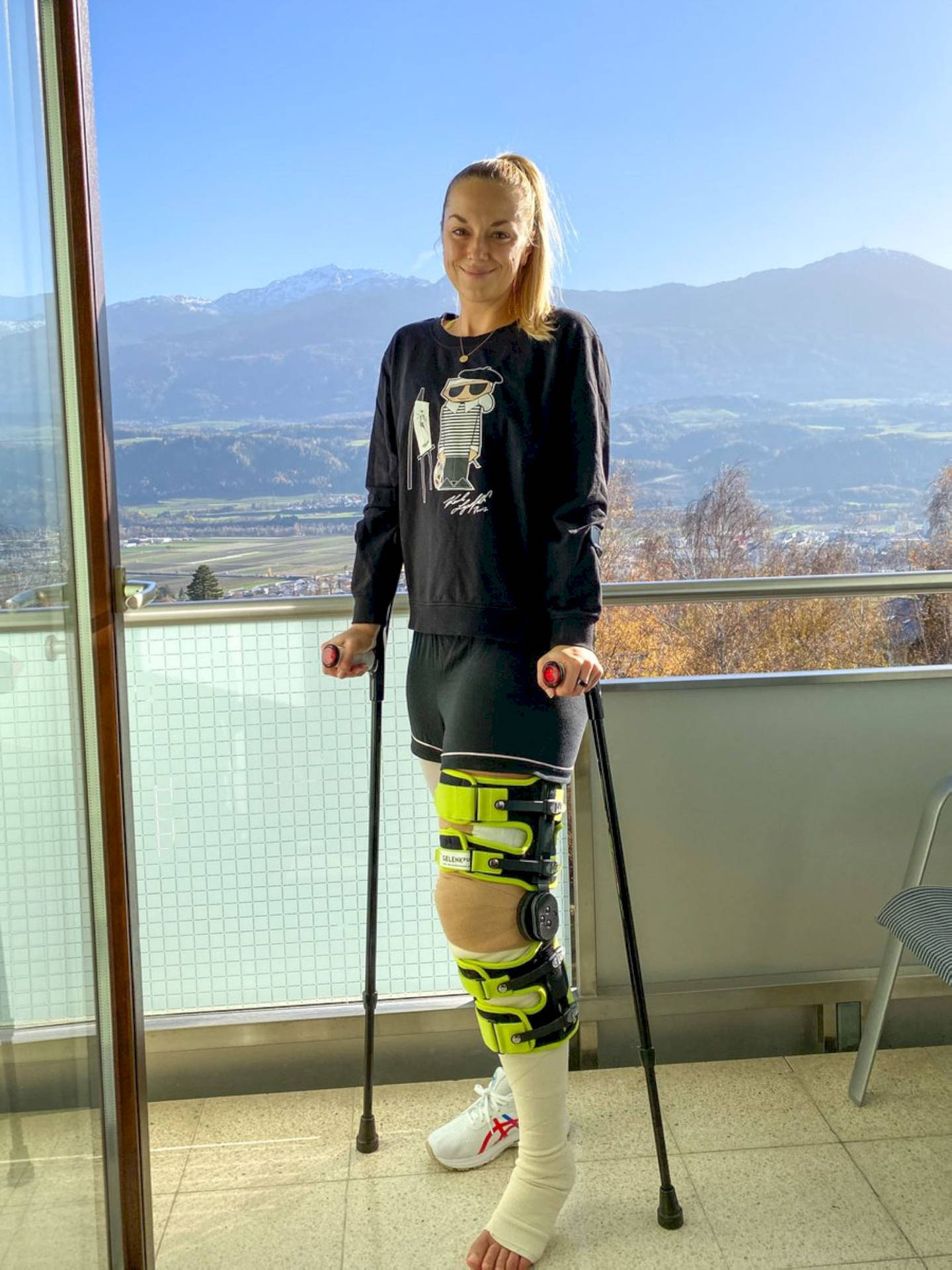 Sabine Lisicki With Knee Injury