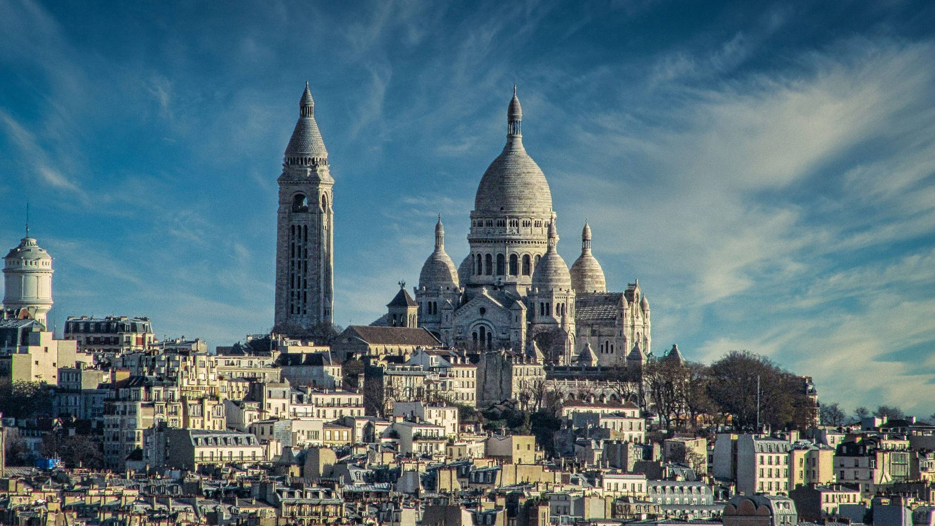 Sacre Coeur Basilica Standing Tall Background