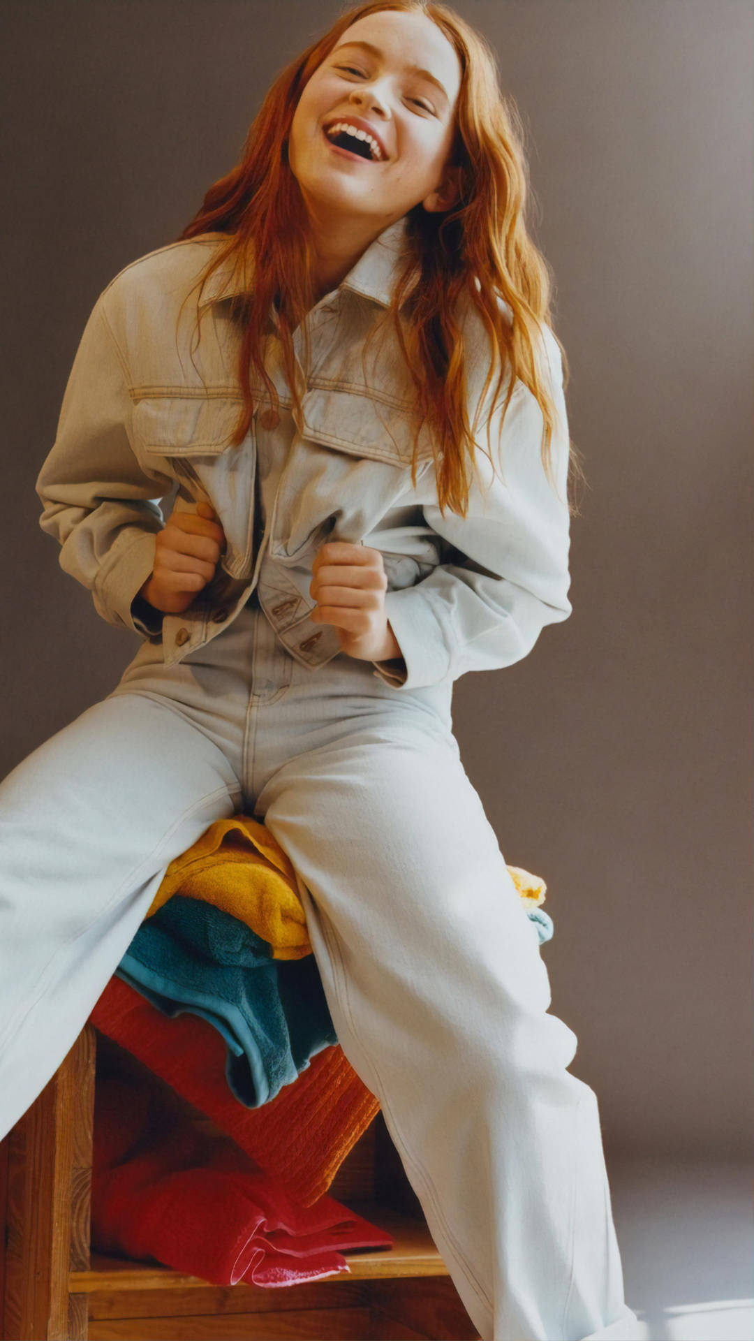 Sadie Sink In Gray Outfit Background