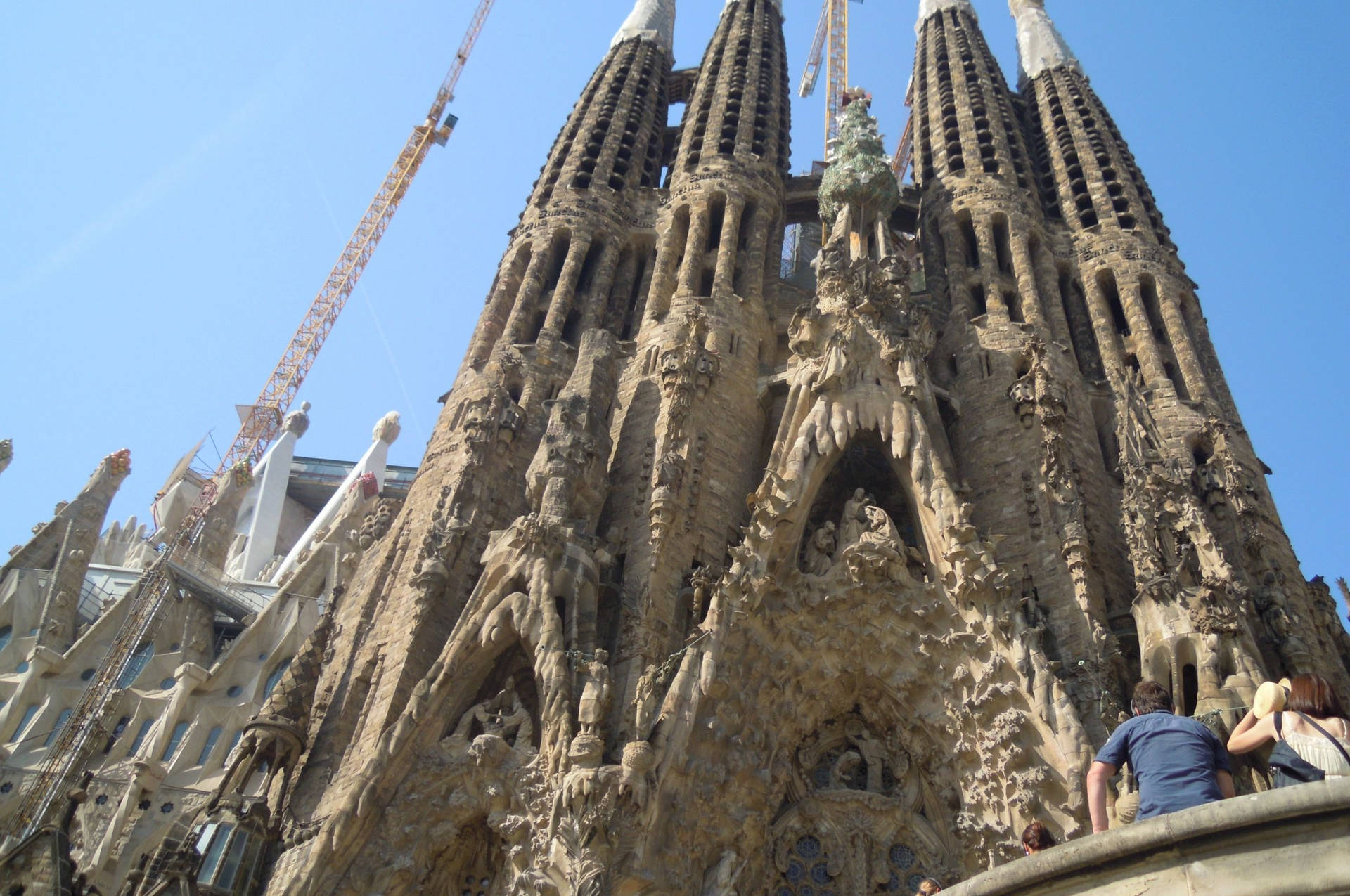 Sagrada Familia Imposing Facade Background