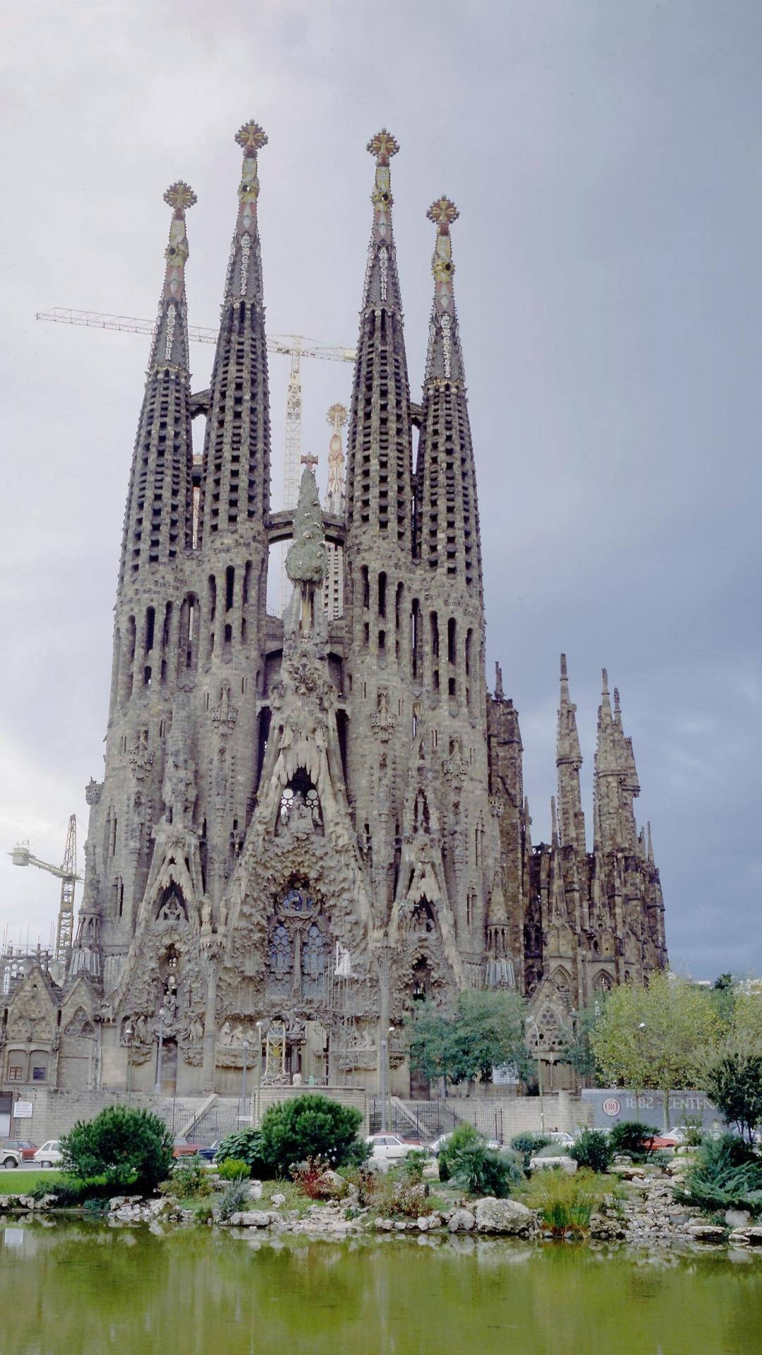 Sagrada Familia Phone Pond