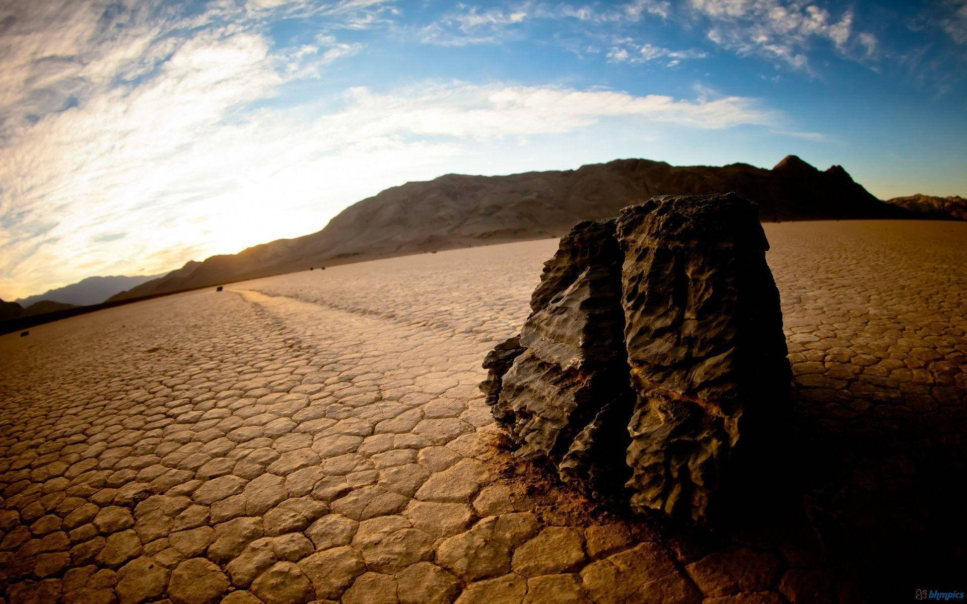 Sailing Stones Death Valley