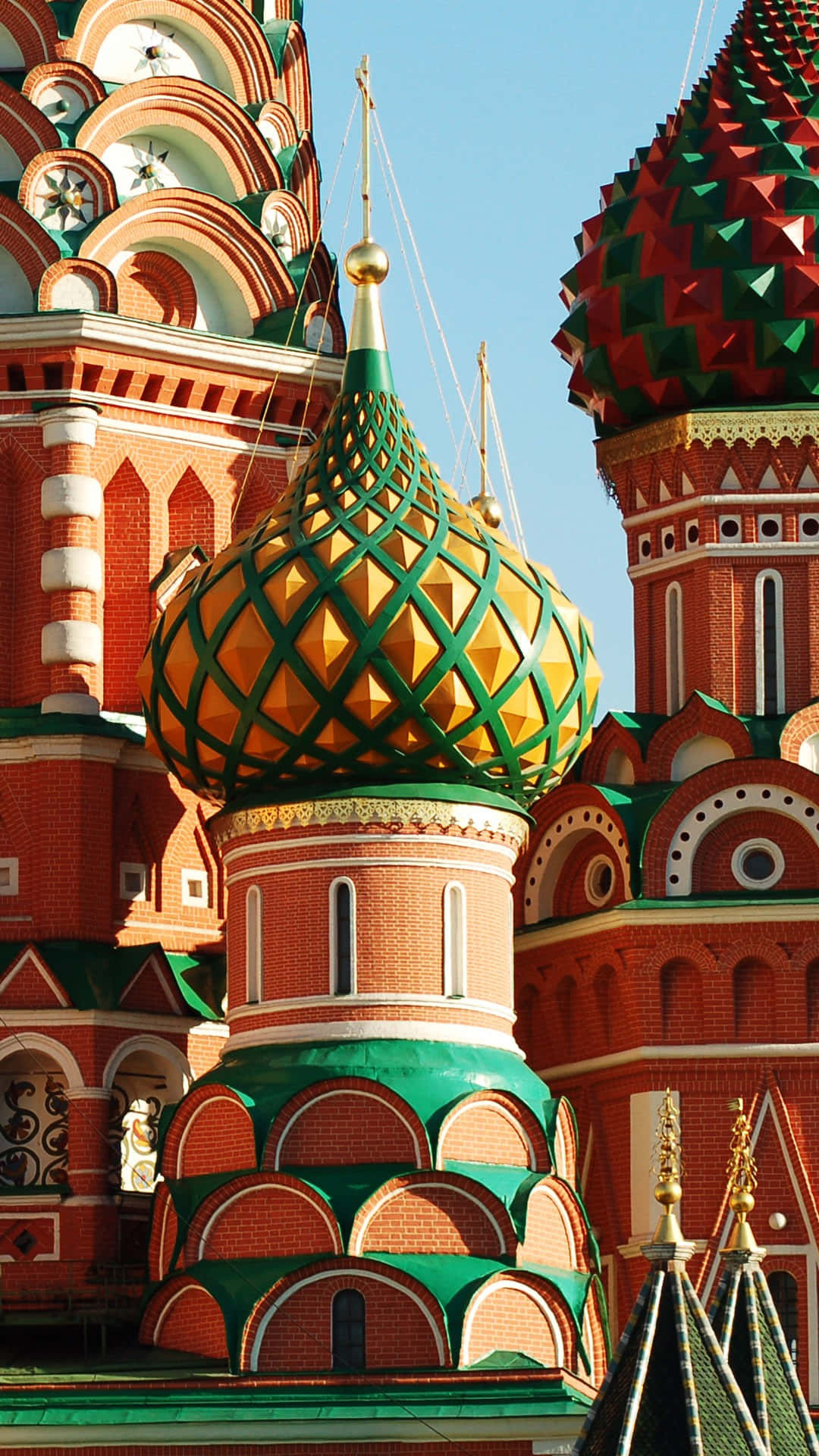 Saint Basil's Cathedral Gold And Green Patterned Design Background