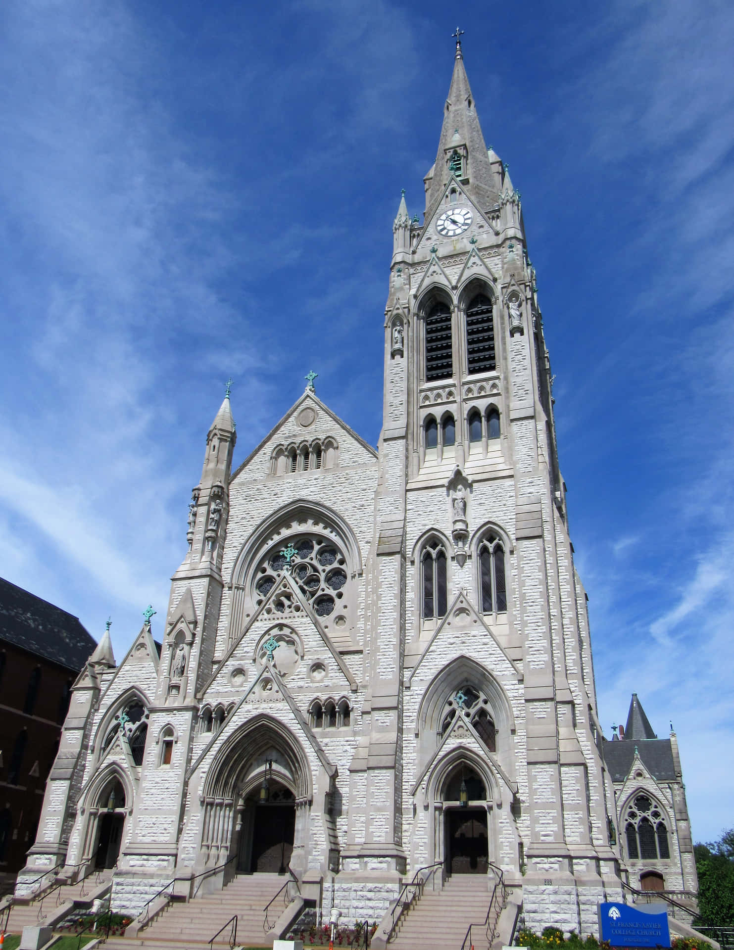 Saint Louis University's Historic Old Xavier Church Background