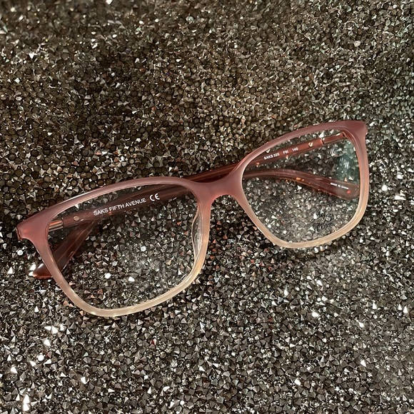 Saks Fifth Avenue Vogue Eyewear Background