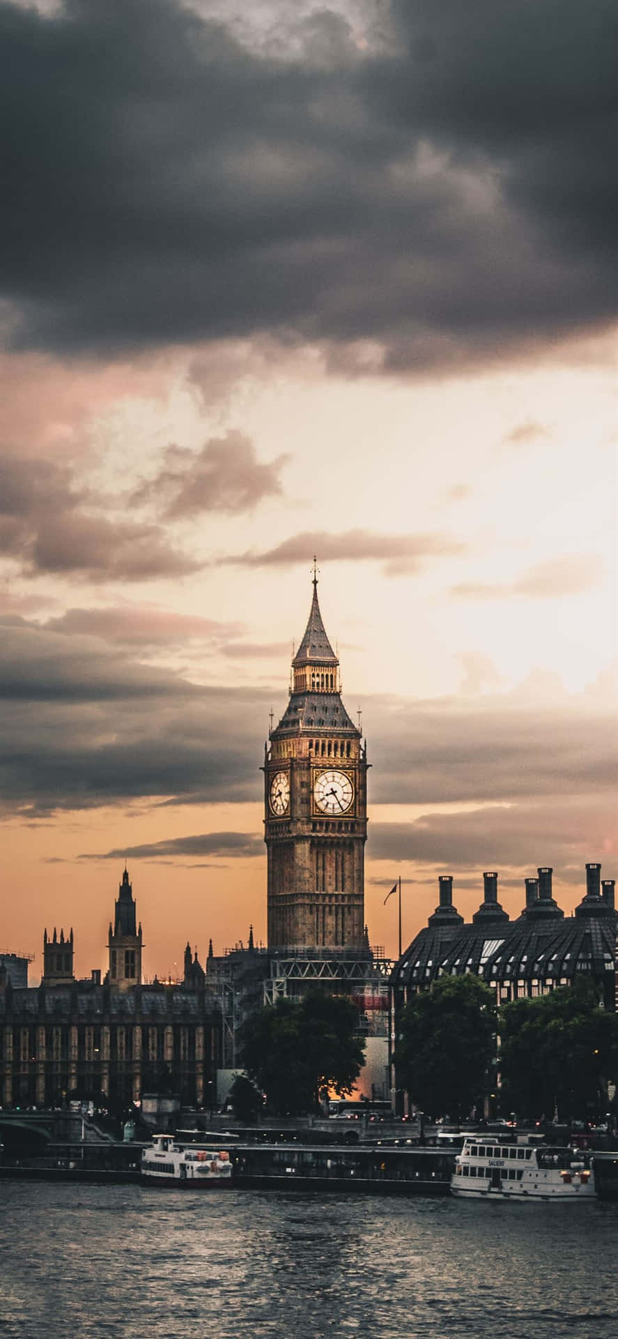 Salient Clock Tower Big Ben