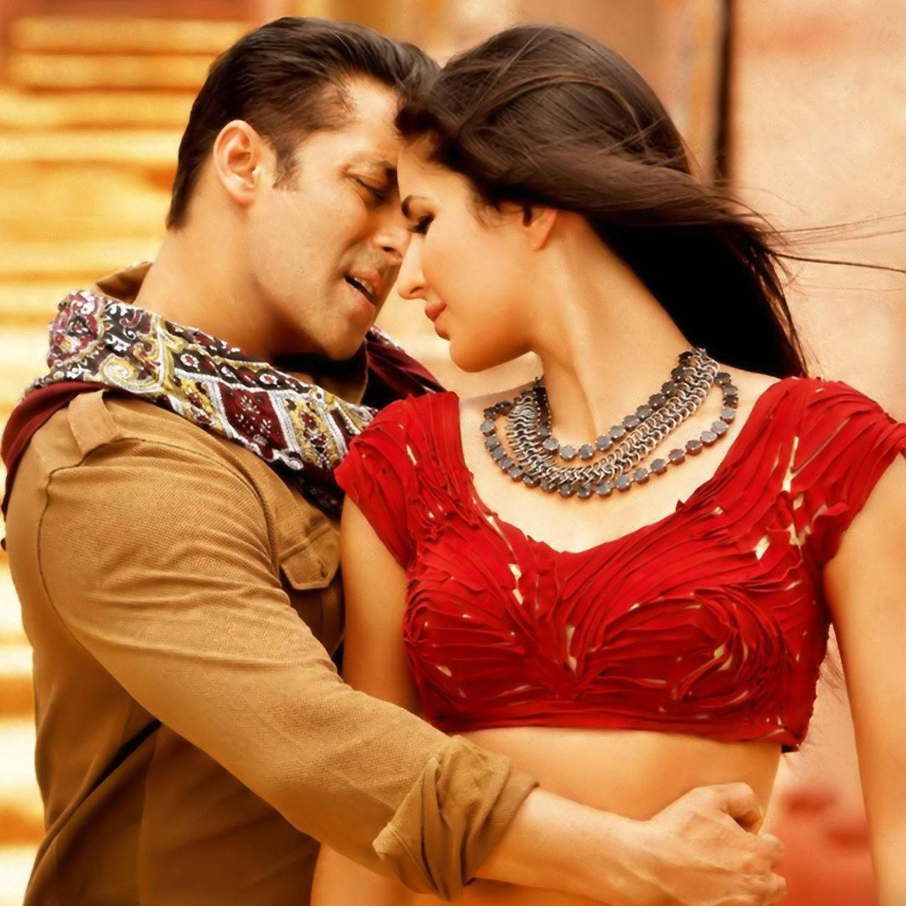 Salman Khan Embracing Katrina Kaif Hd Background