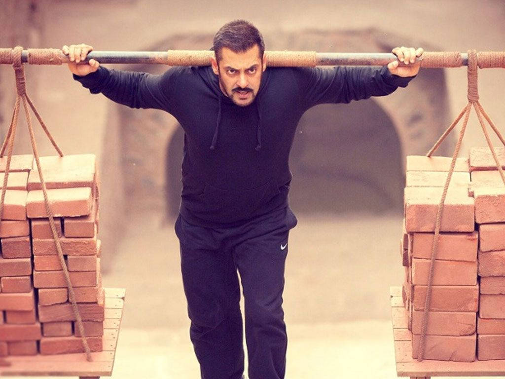 Salman Khan Hd Sultan Carrying Bricks Background