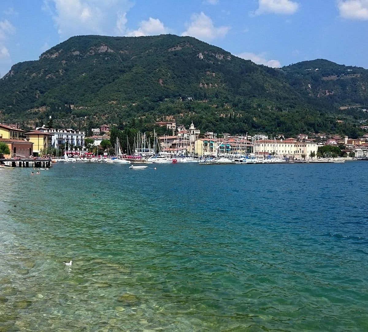 Salo Town In Lago Di Garda Background