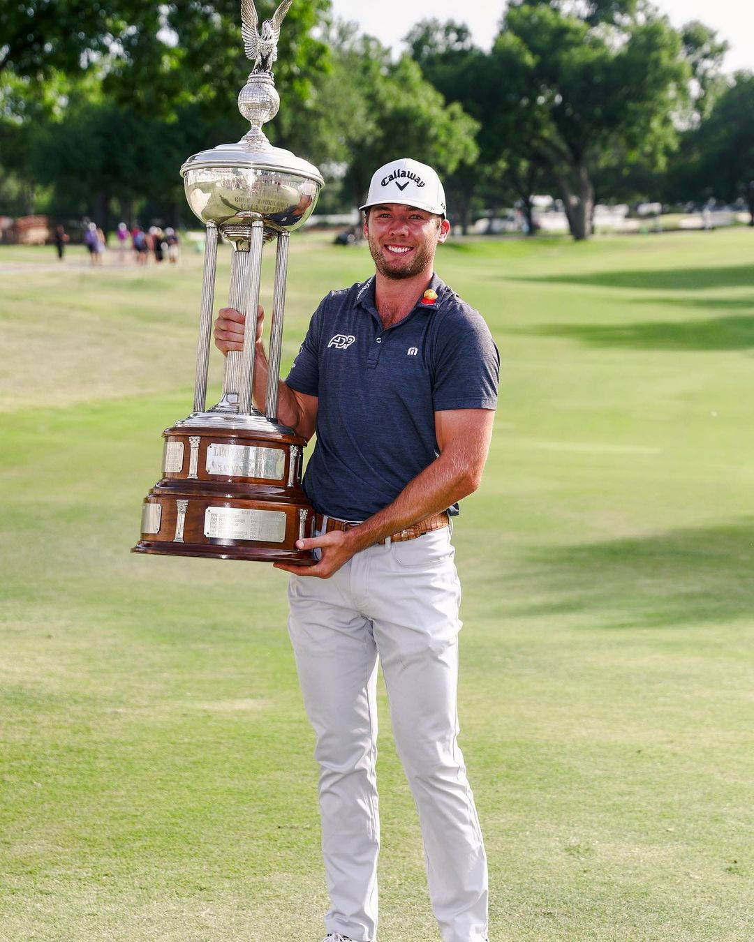 Sam Burns Leonard Trophy