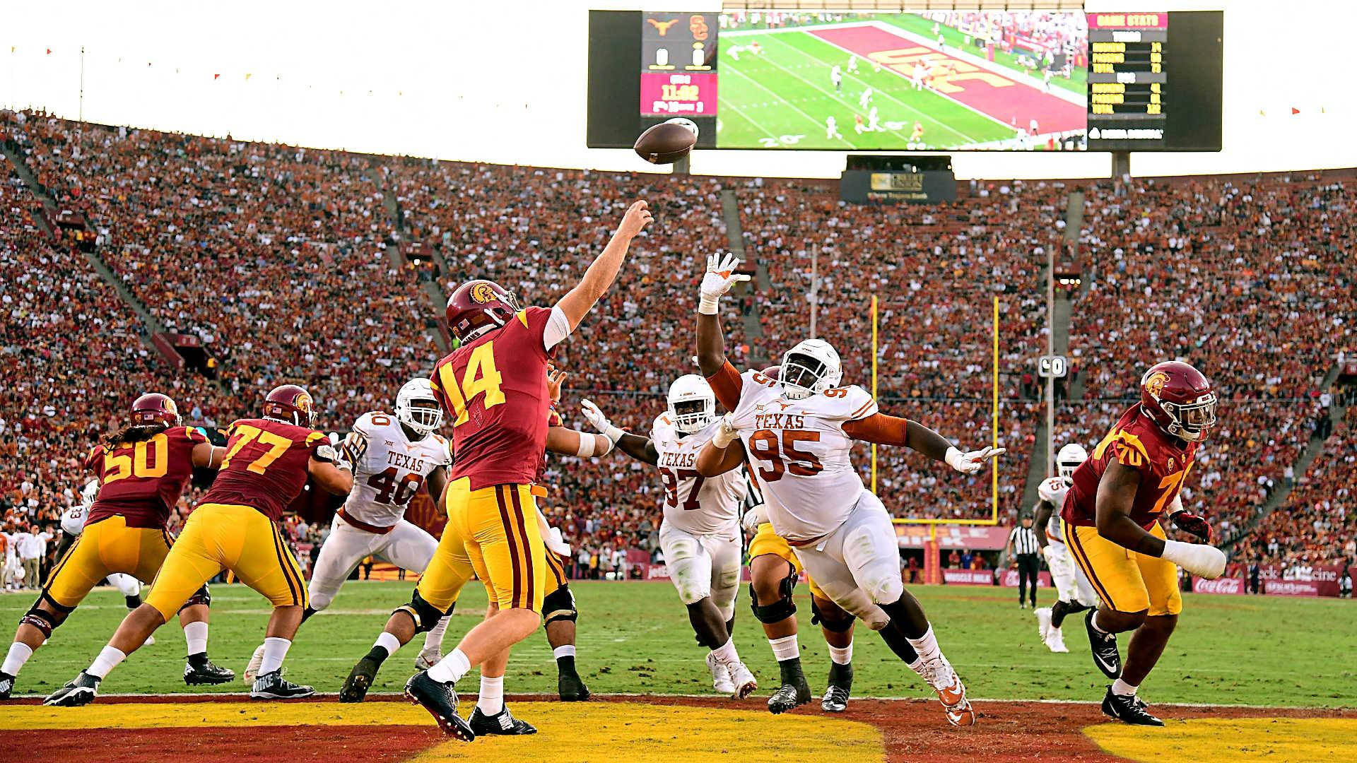 Sam Darnold Usc Versus Texas Kick-off