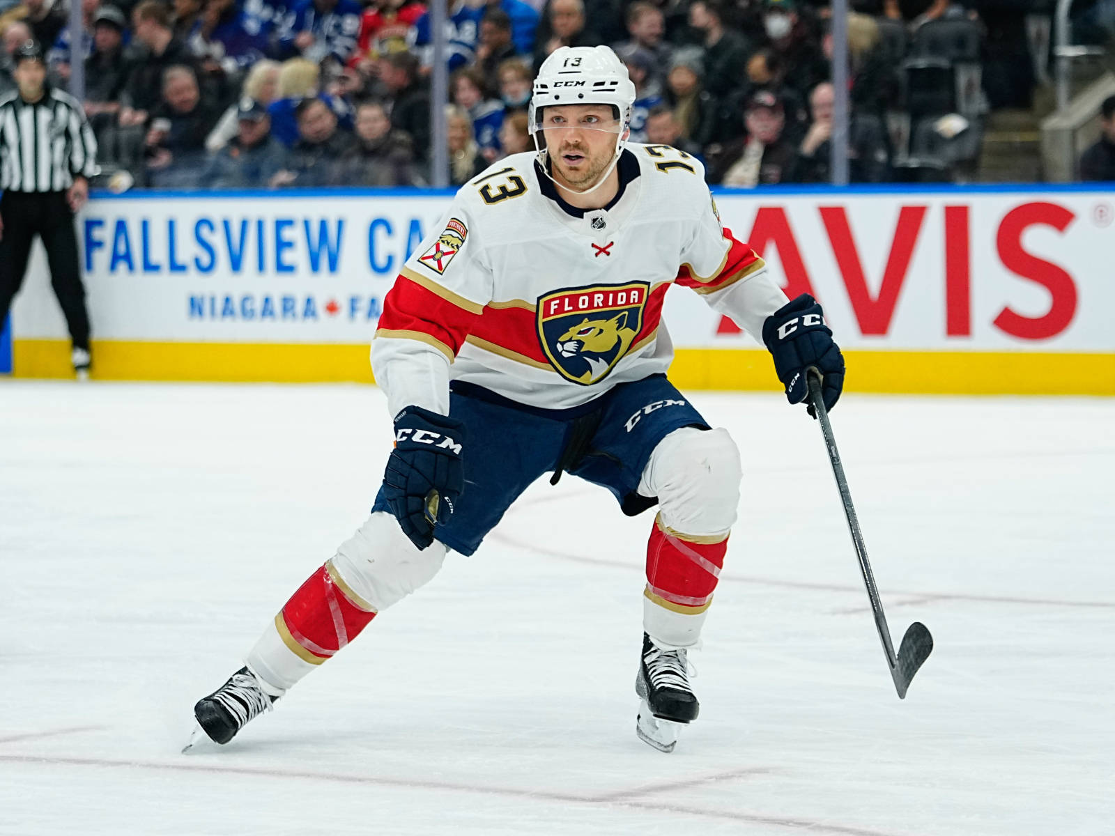 Sam Reinhart In Florida Panthers Versus Toronto Maple Leafs Background