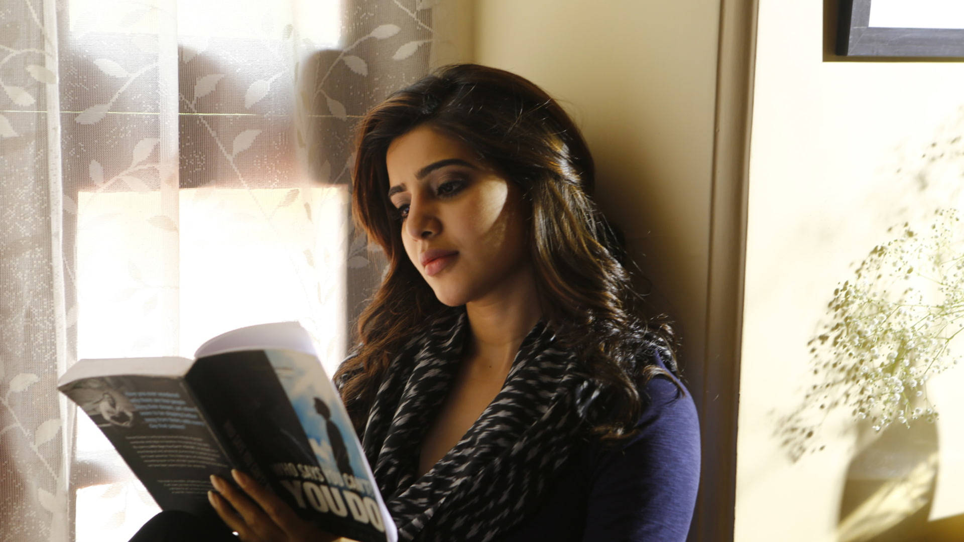 Samantha Cute Reading Hd Background