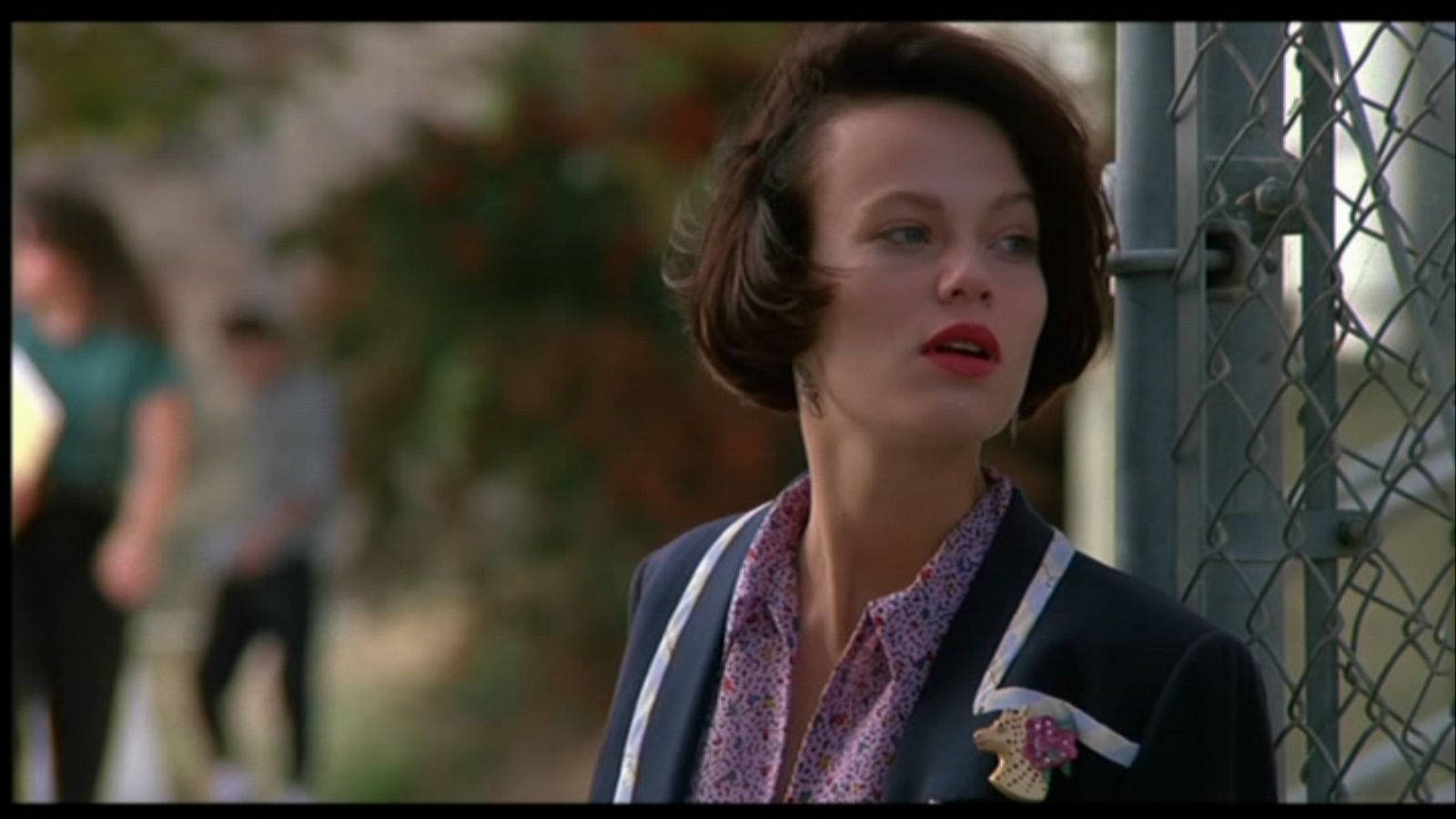 Samantha Mathis Adorable Movie Scene Background