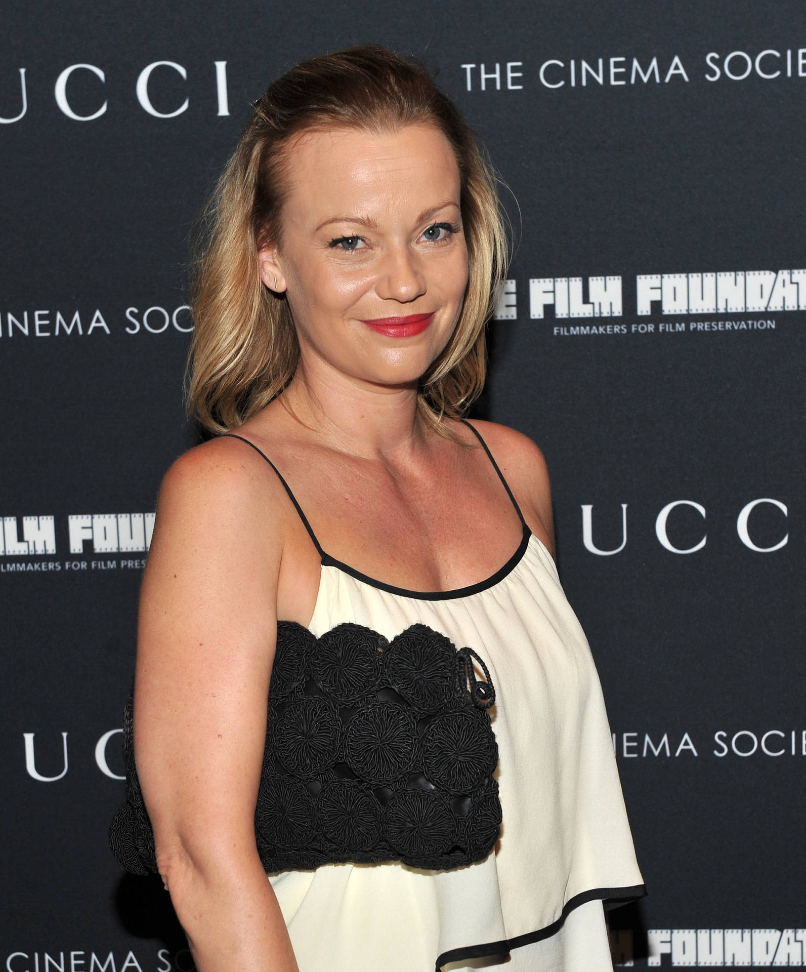 Samantha Mathis At Gucci Award Background