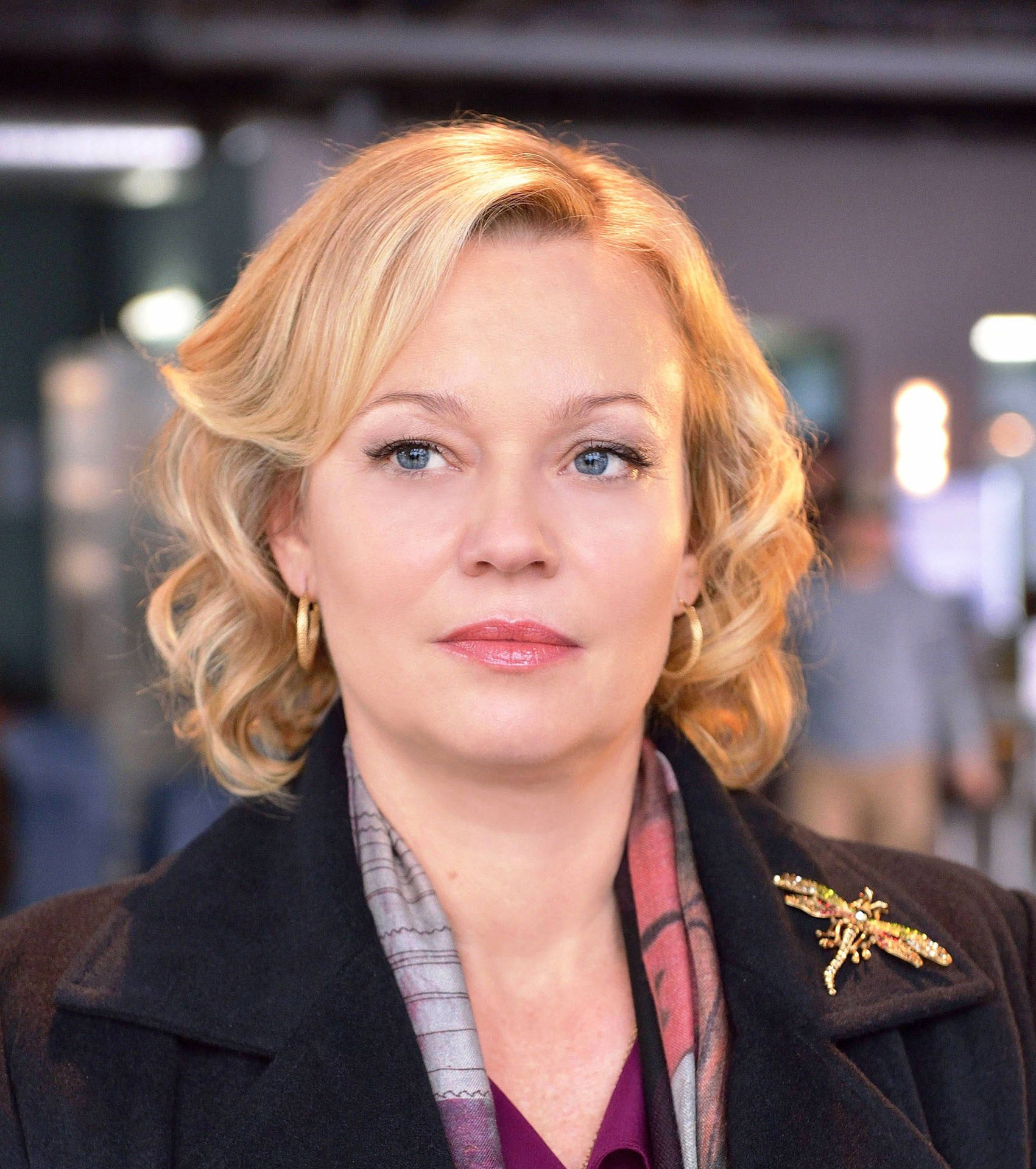 Samantha Mathis Short Blonde Hair