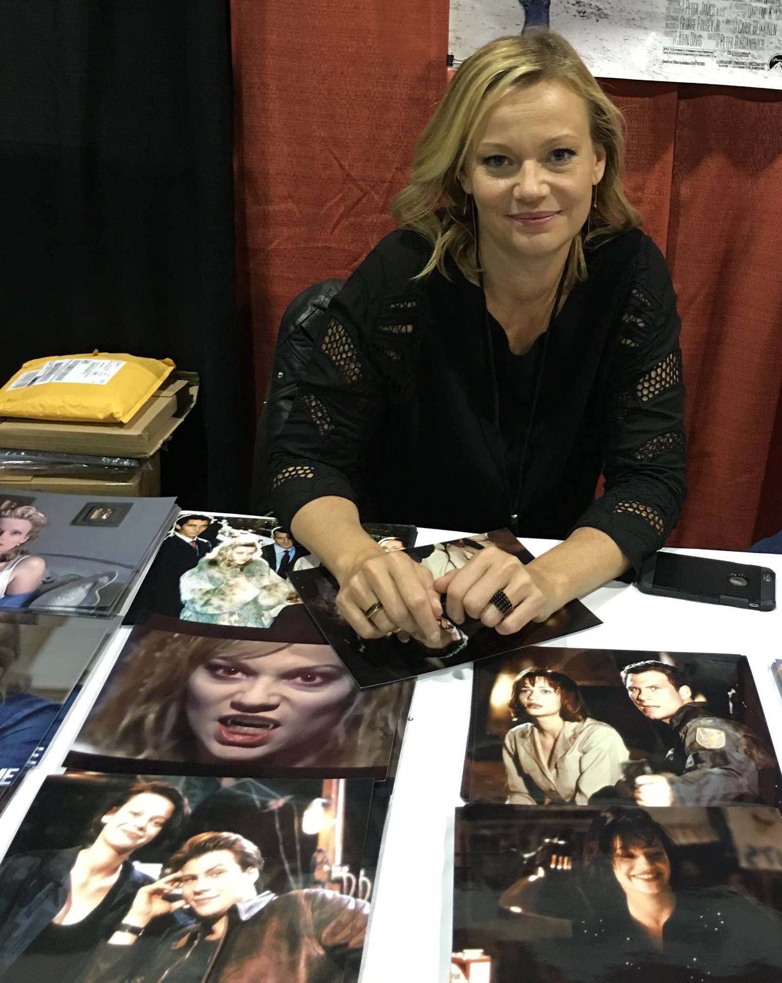 Samantha Mathis Signing Event Background