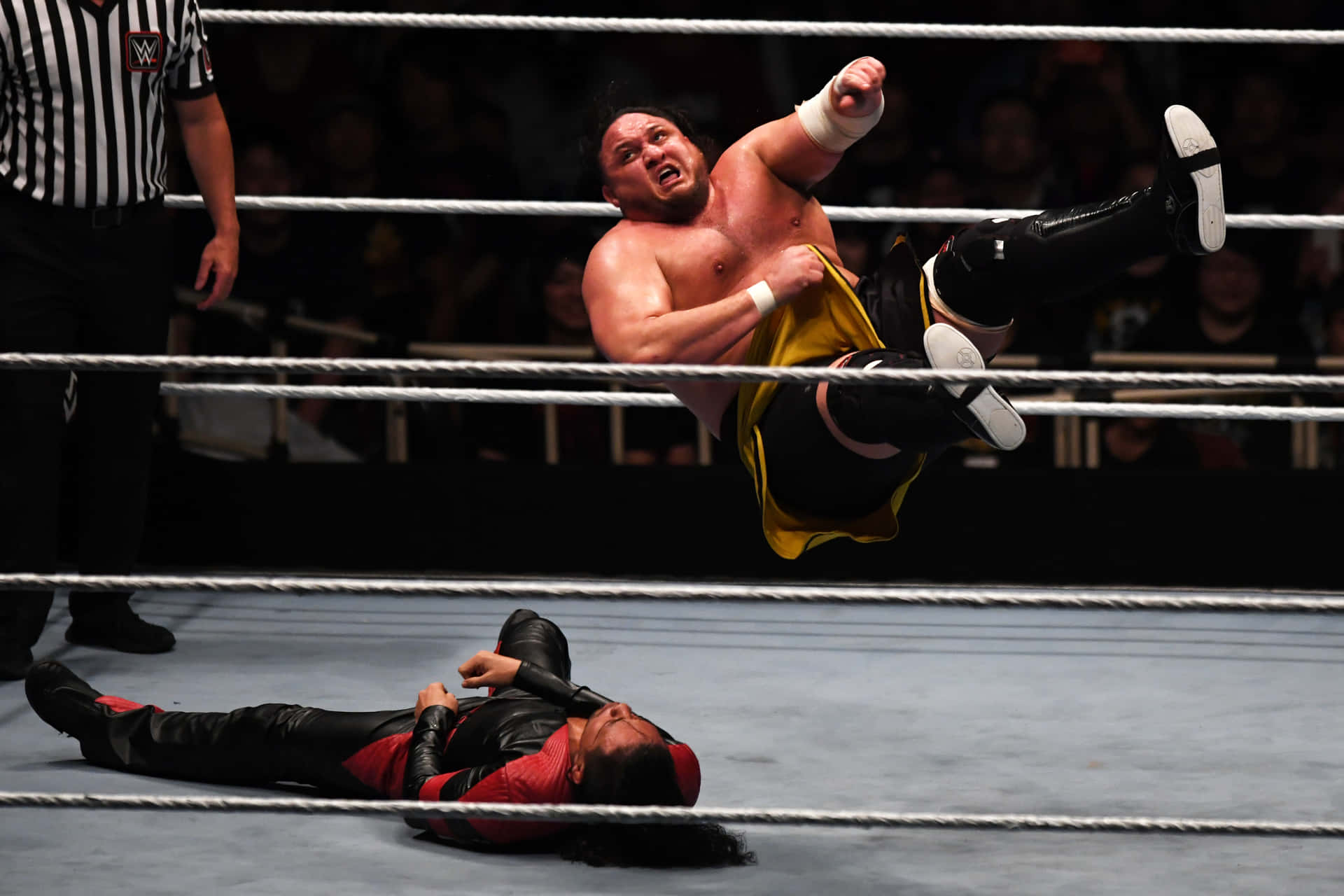 Samoa Joe Vs. Shinsuke Nakamura Wwe Live Tokyo Background