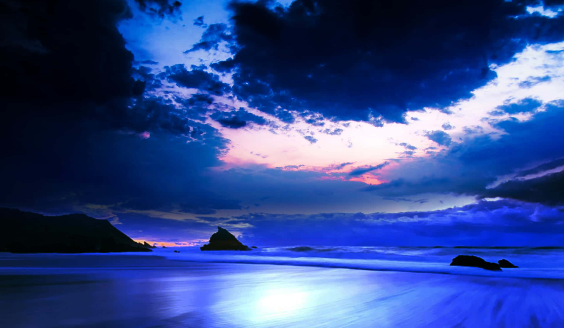 Samsung Dex With A Purple Beach Background