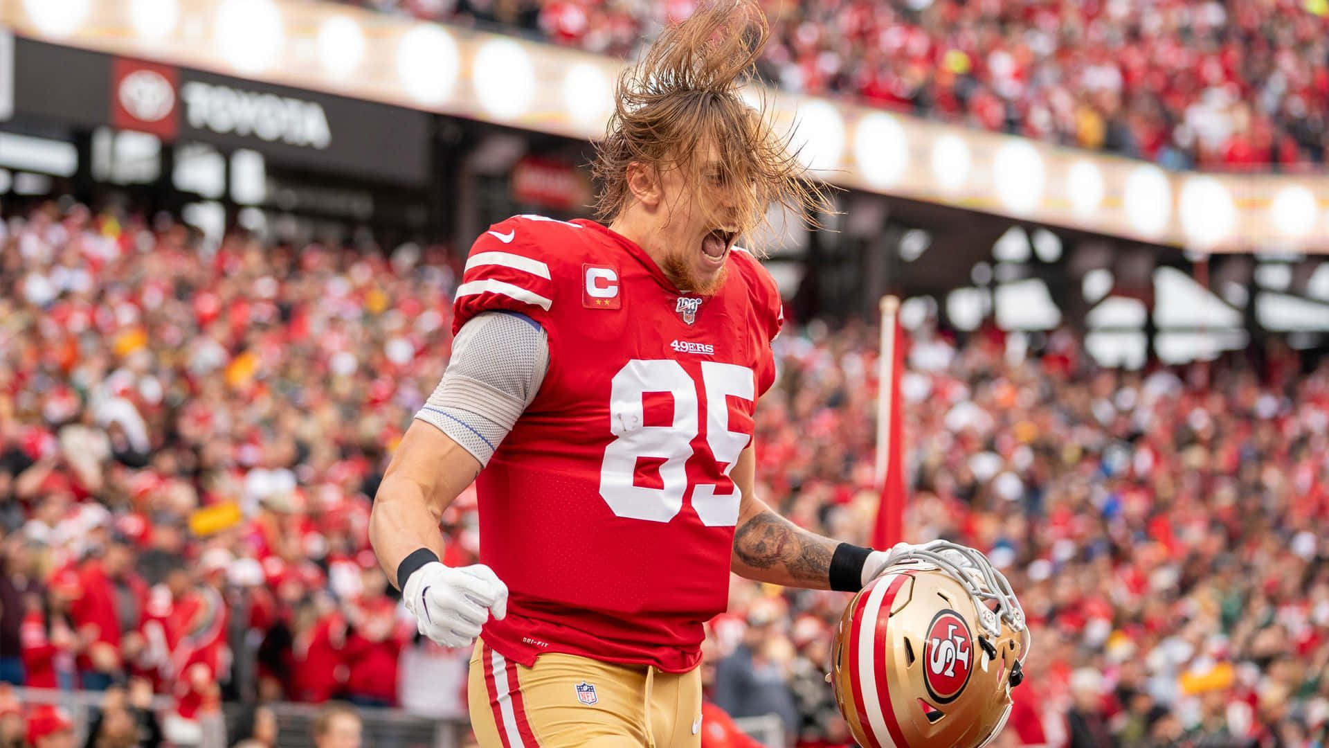 San Francisco 49ers Tight End George Kittle Background