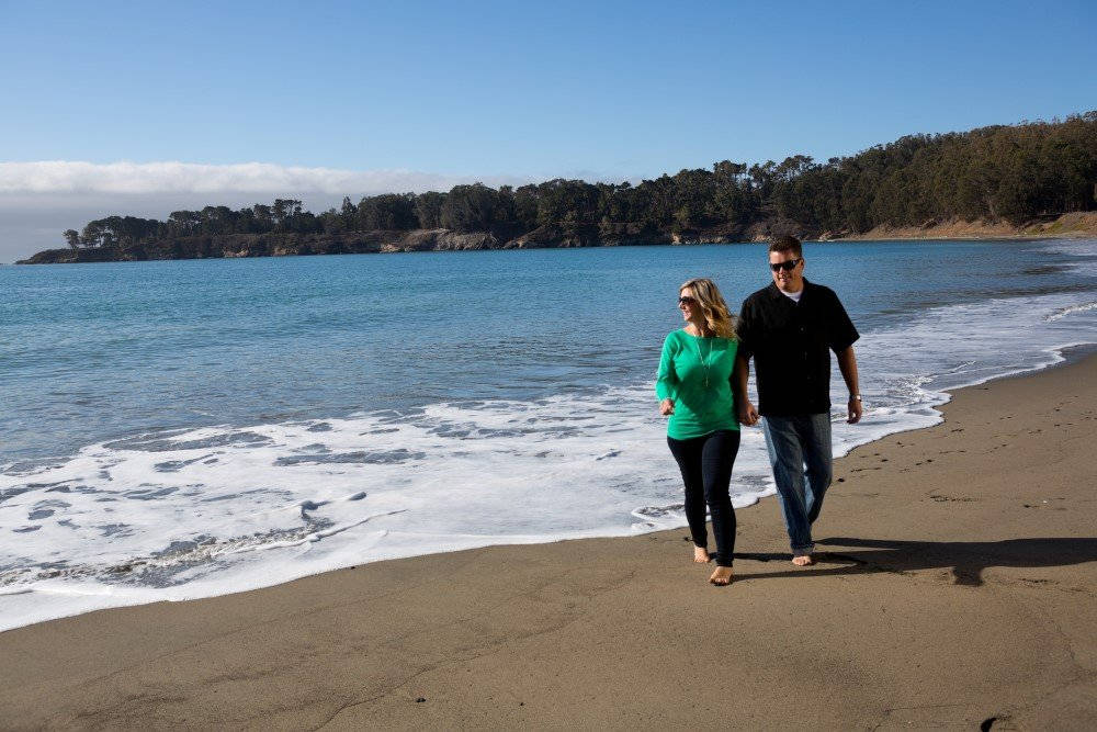 San Simeon Couple Background