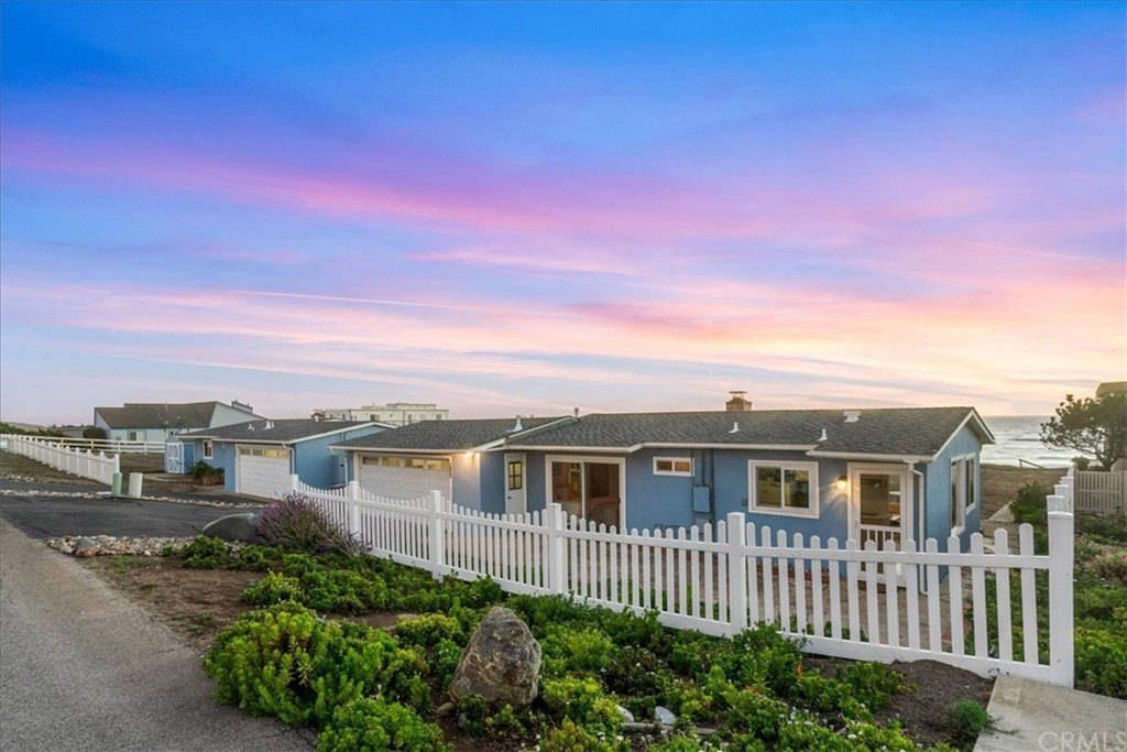 San Simeon Suburban Sunset Background