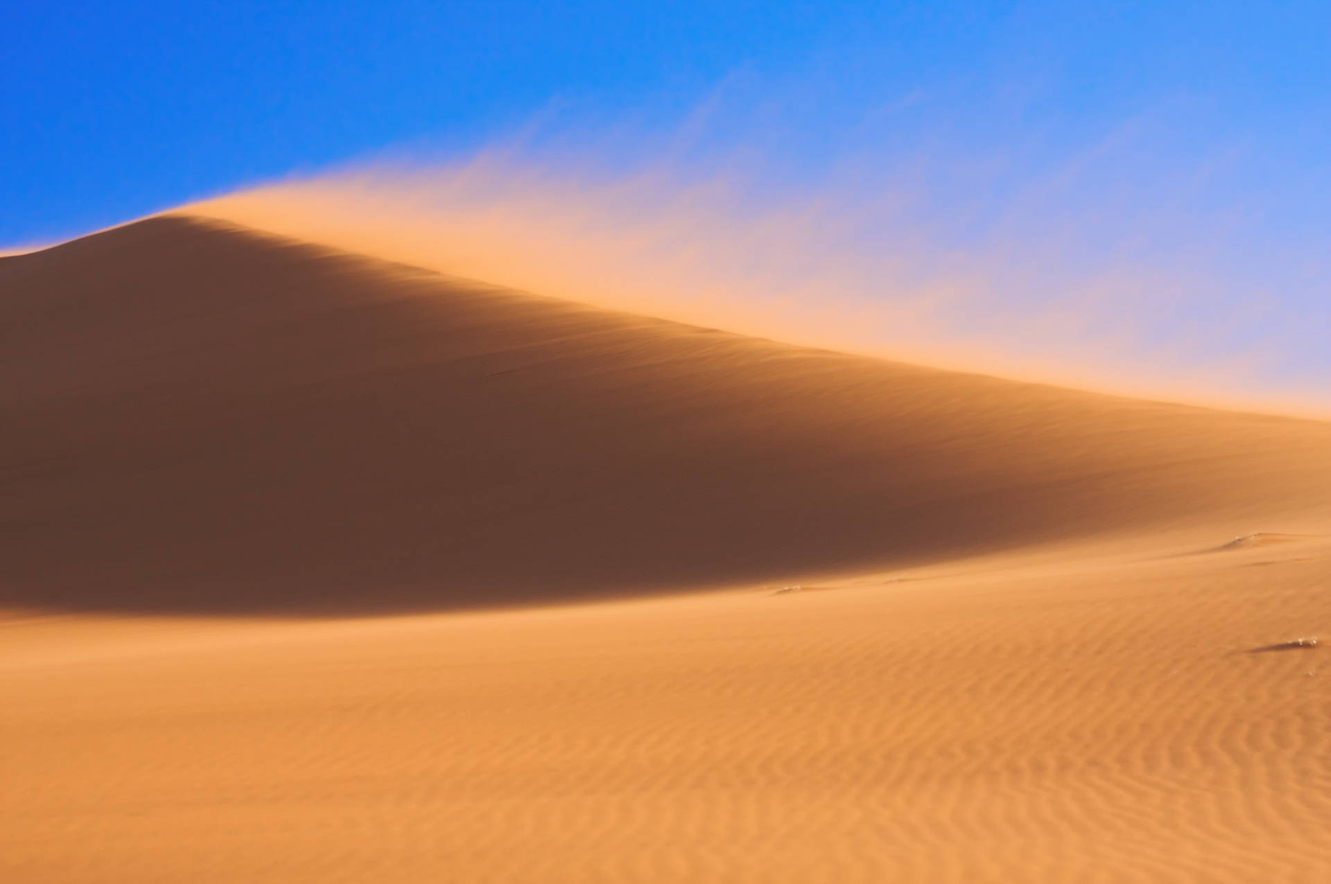 Sand Dune Full Screen Desktop Background