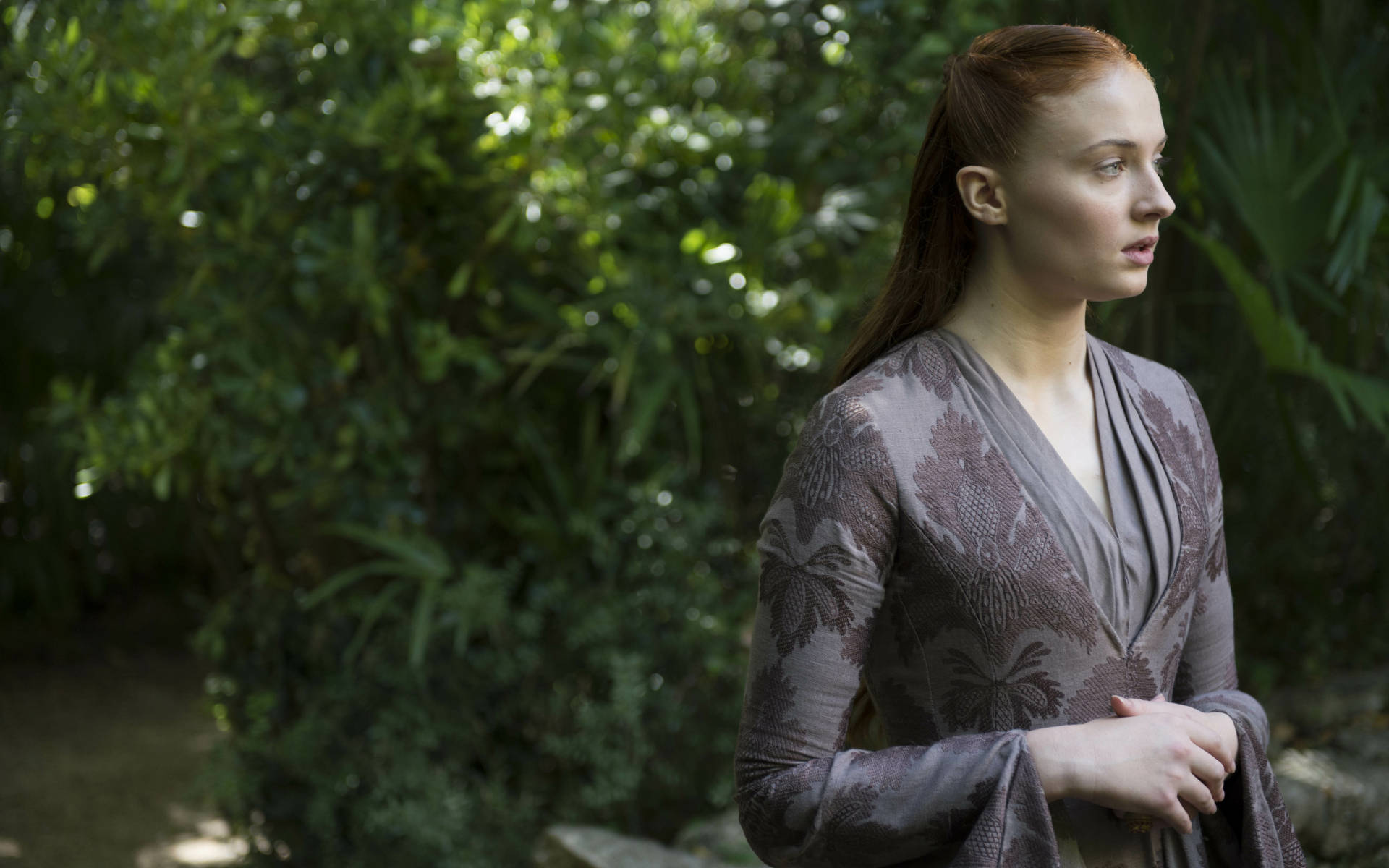 Sansa Stark In Purple Dress Background