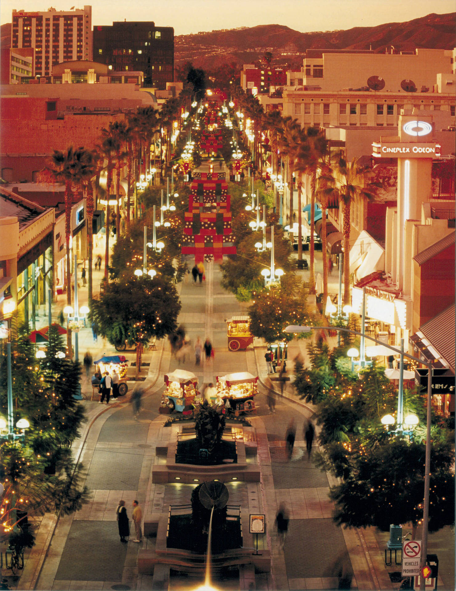 Santa Monica 3rd Street Promenade Background