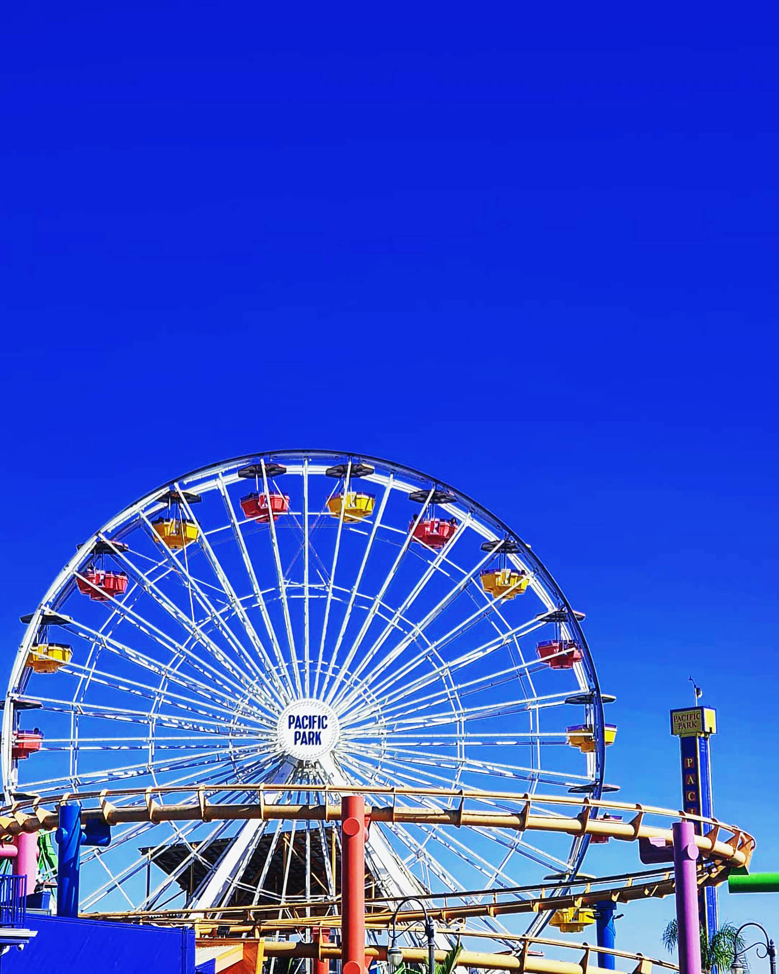 Santa Monica Ferris Wheel Blue Sky Background