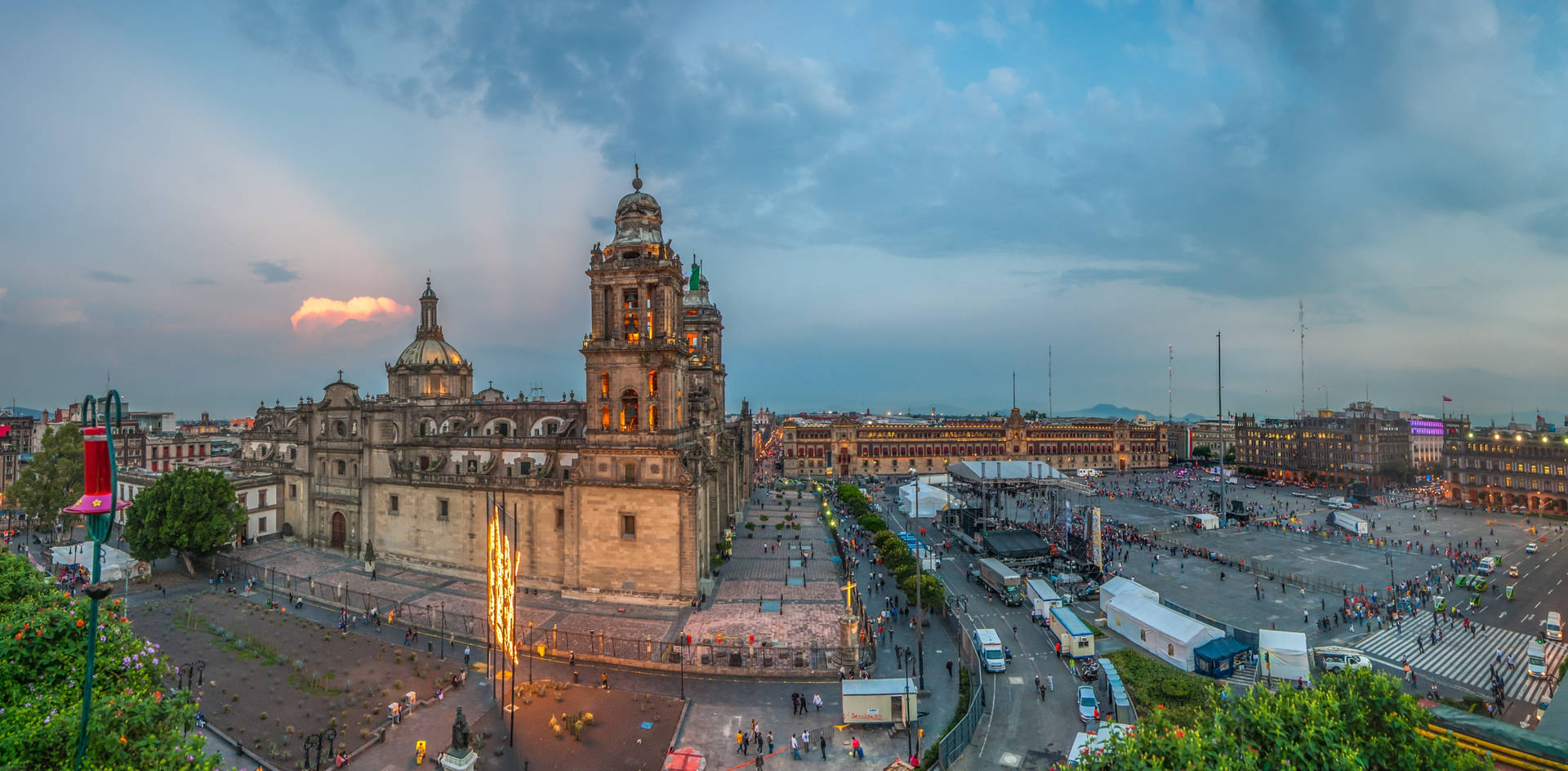 Santo Domingo De Guzmán Church In Oaxaca Background