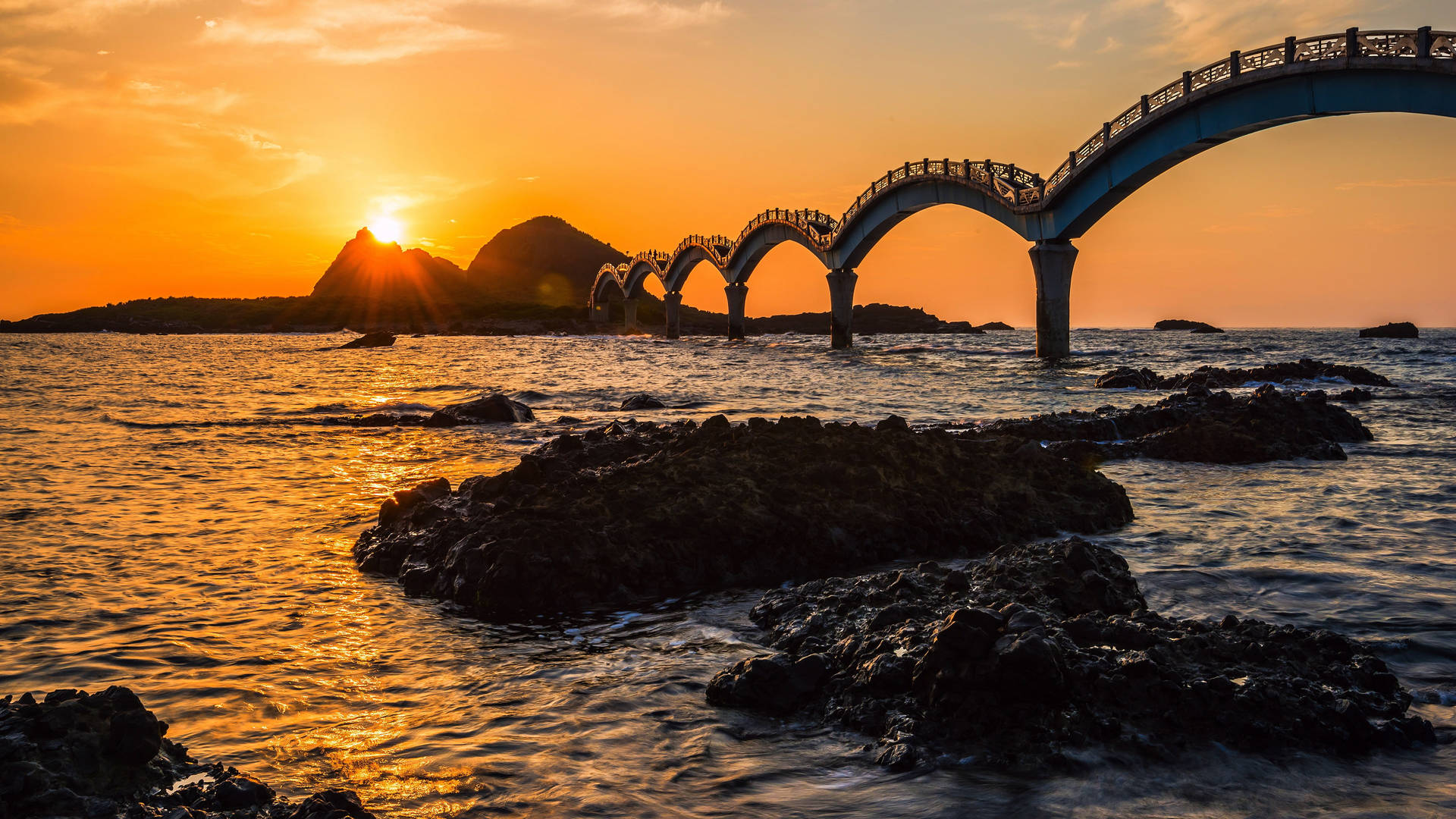 Sanxiantai Arch Bridge In Taiwan