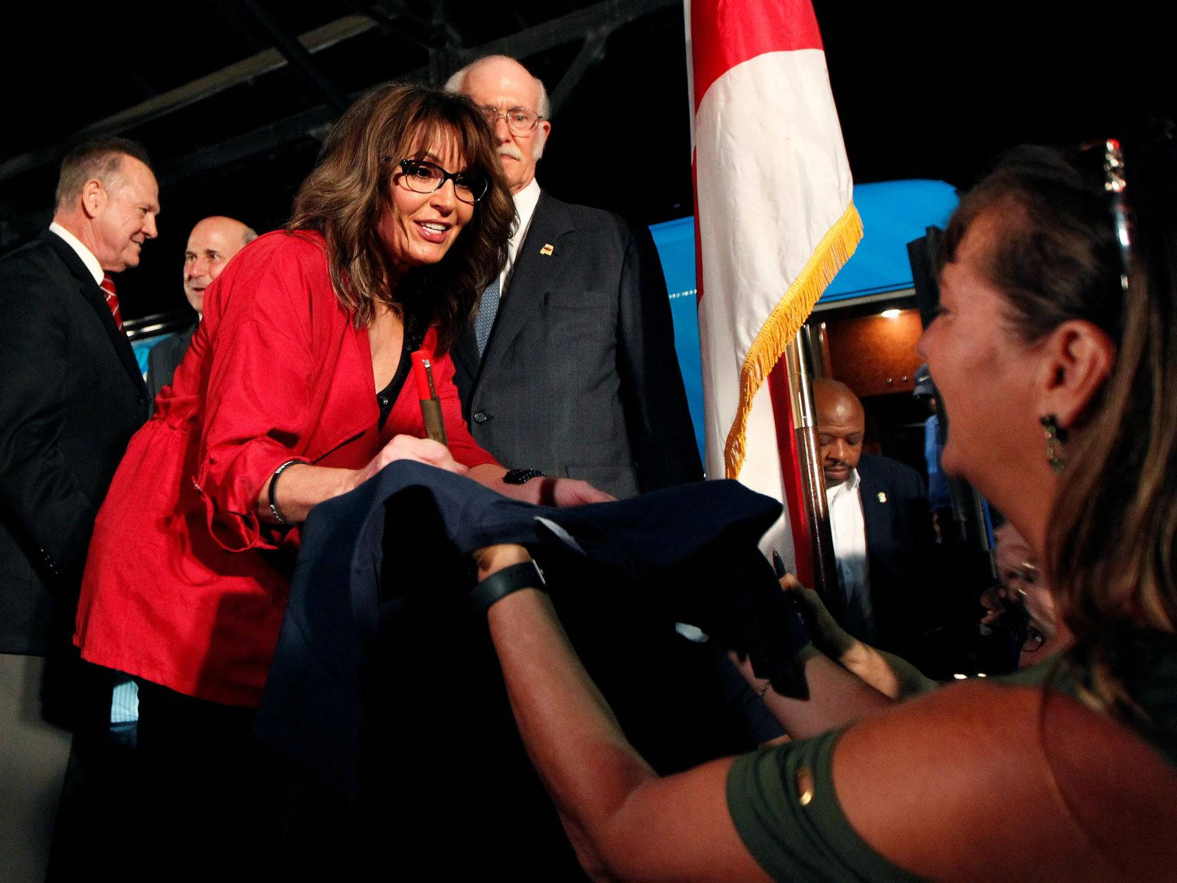 Sarah Palin Engaging With Supporters