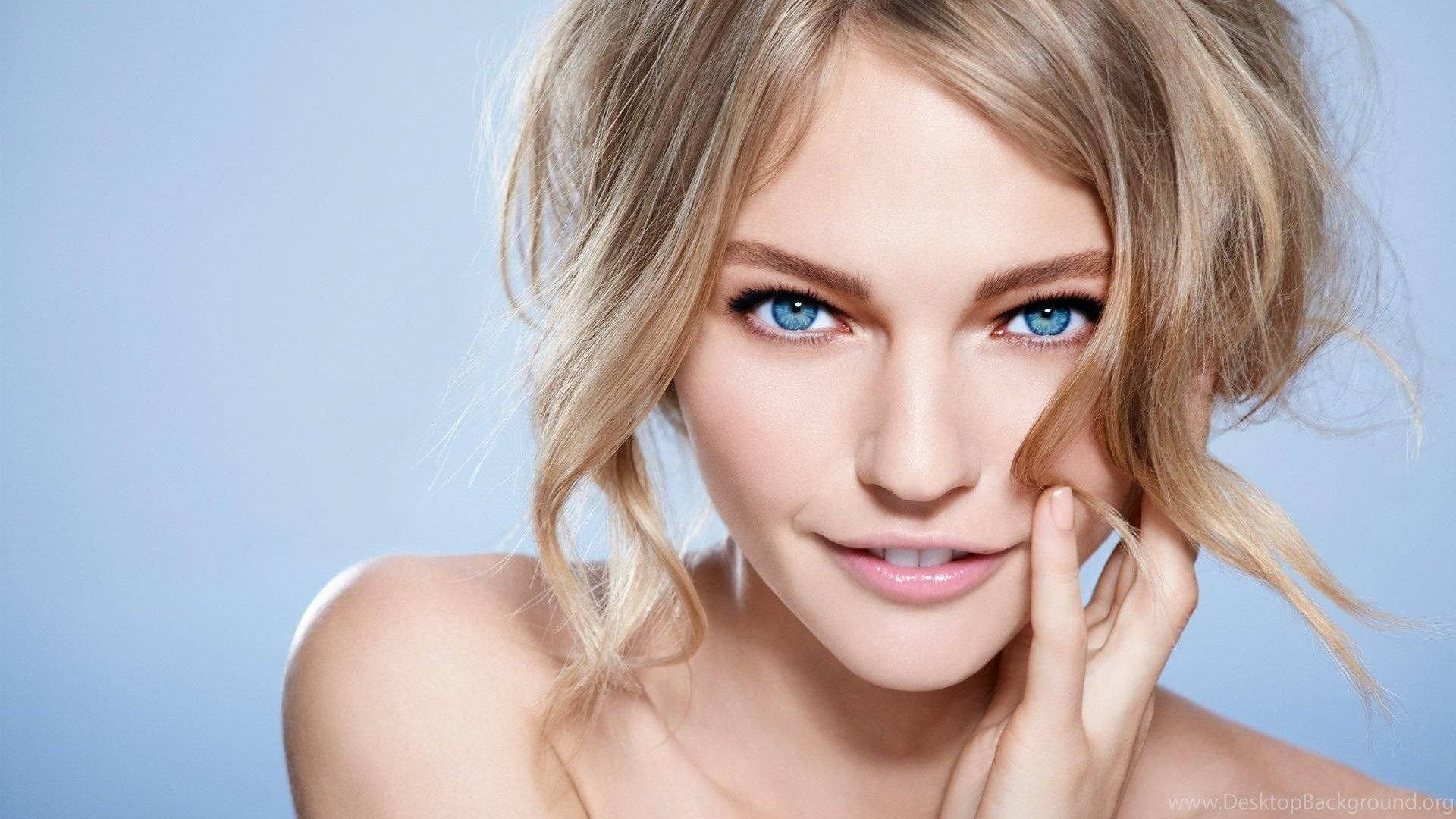 Sasha Pivovarova: A Resplendent Russian Beauty Background