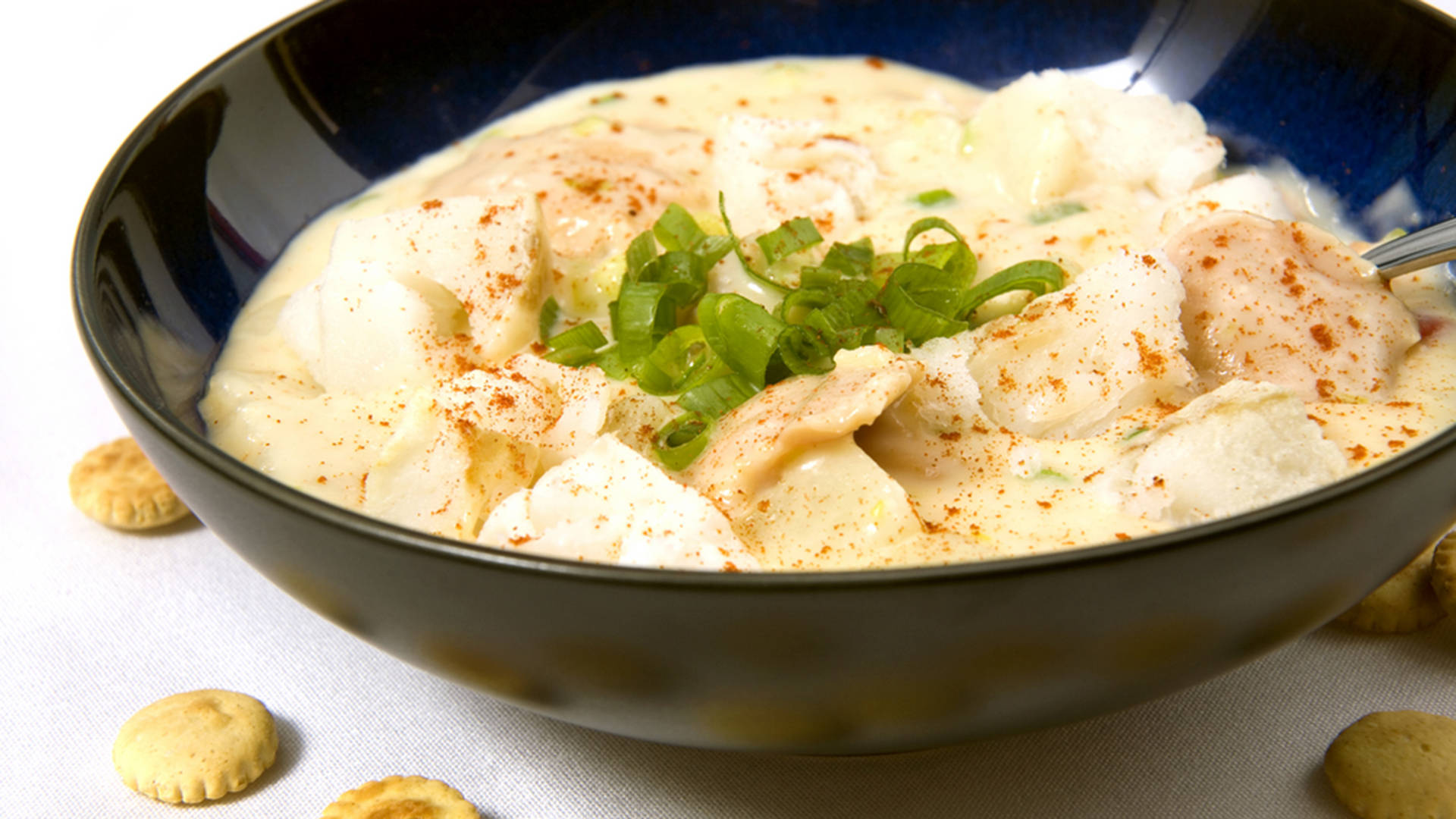 Savor The Taste Of Authentic New England Clam Chowder Soup