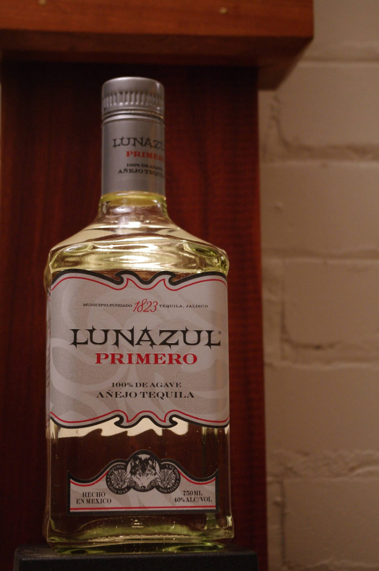 Savor The Taste Of Authenticity With Lunazul Primero Tequila Background