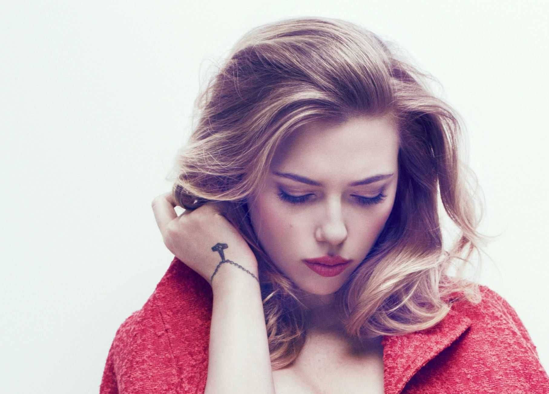 Scarlett Johansson Looks Sultry In A Bright Red Jacket