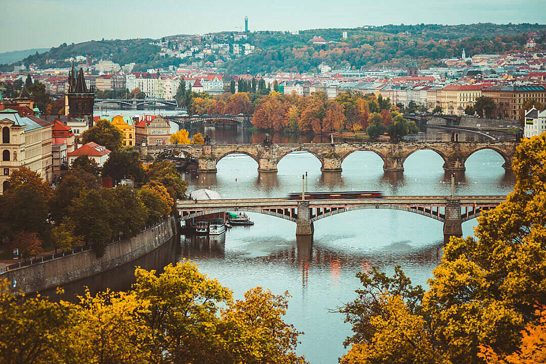 Scenic City Landscape Beautiful Autumn Desktop Background